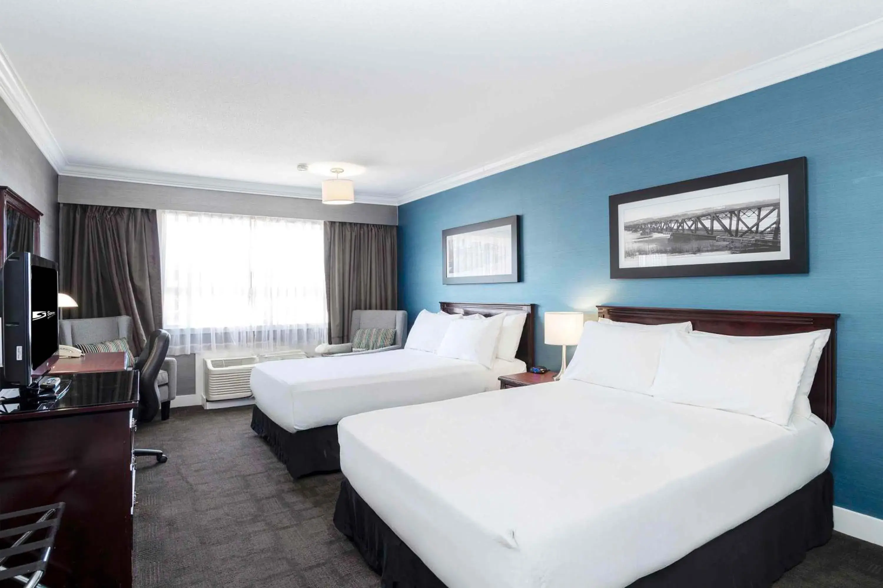 Photo of the whole room, Bed in Sandman Hotel & Suites Prince George Photo of the whole room, Bed in Sandman Hotel & Suites Prince George