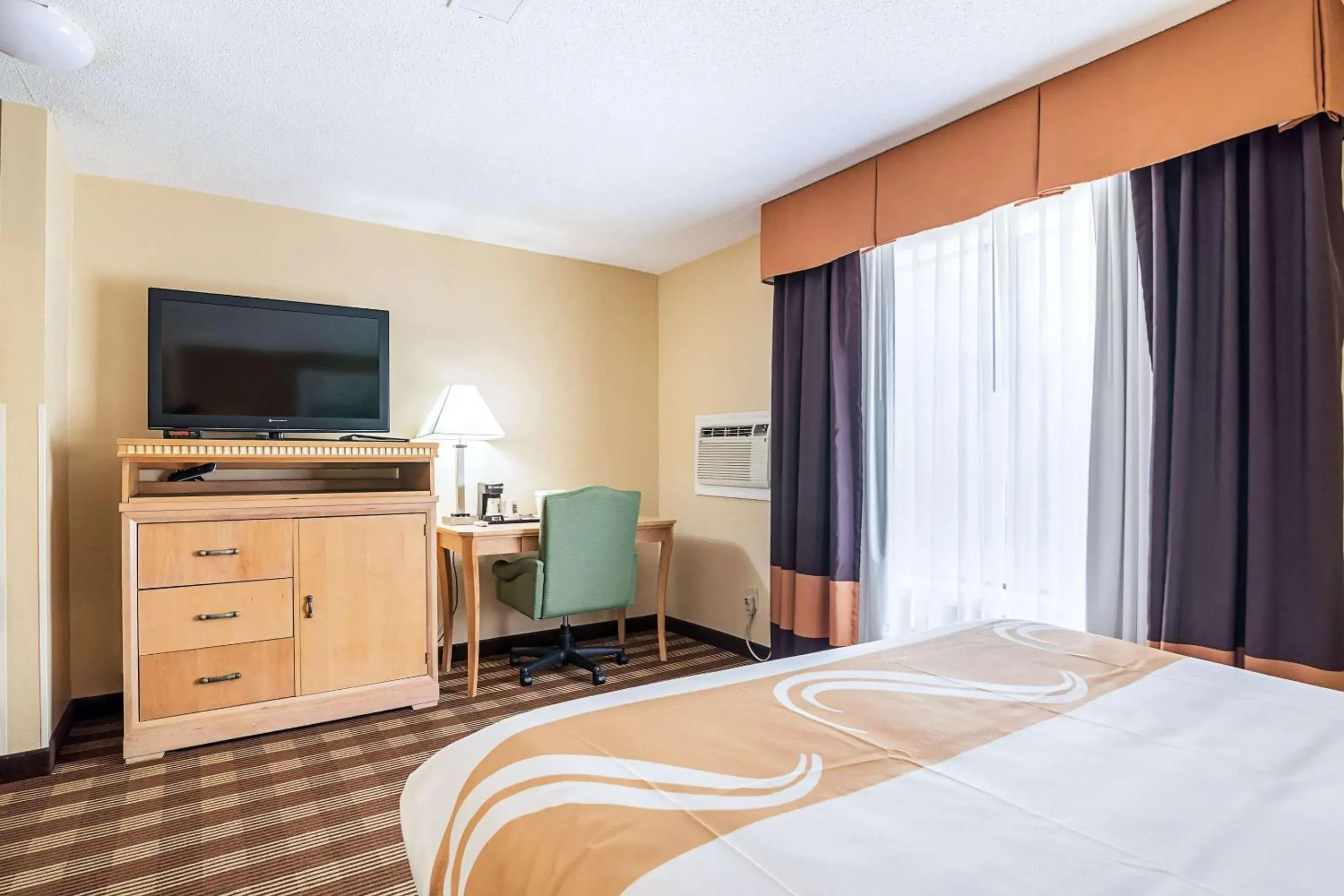 Photo of the whole room, Bed in Quality Inn North Conway Photo of the whole room, Bed in Quality Inn North Conway