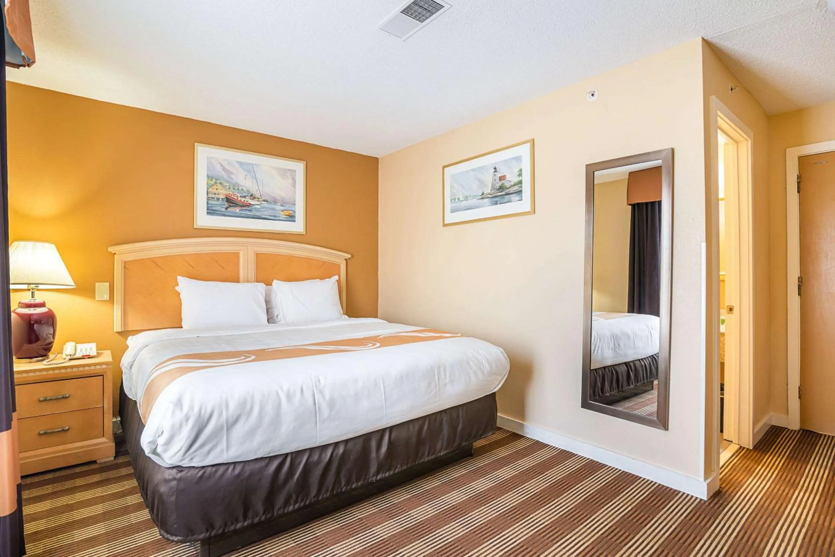 Photo of the whole room, Bed in Quality Inn North Conway