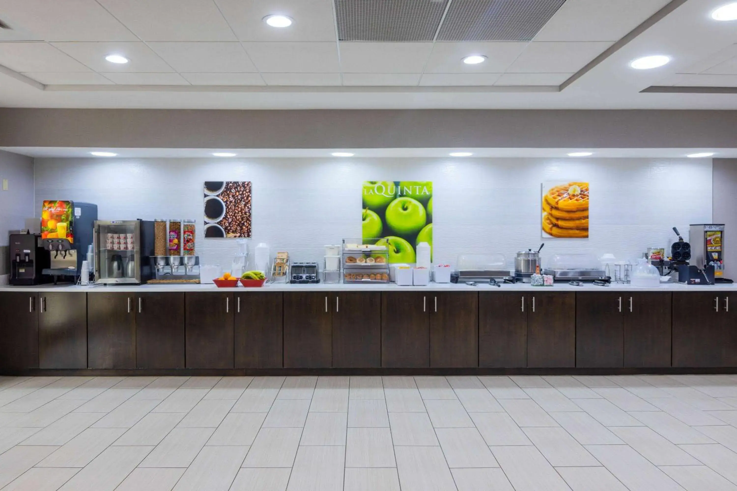 Breakfast in La Quinta by Wyndham Kennesaw Breakfast in La Quinta by Wyndham Kennesaw