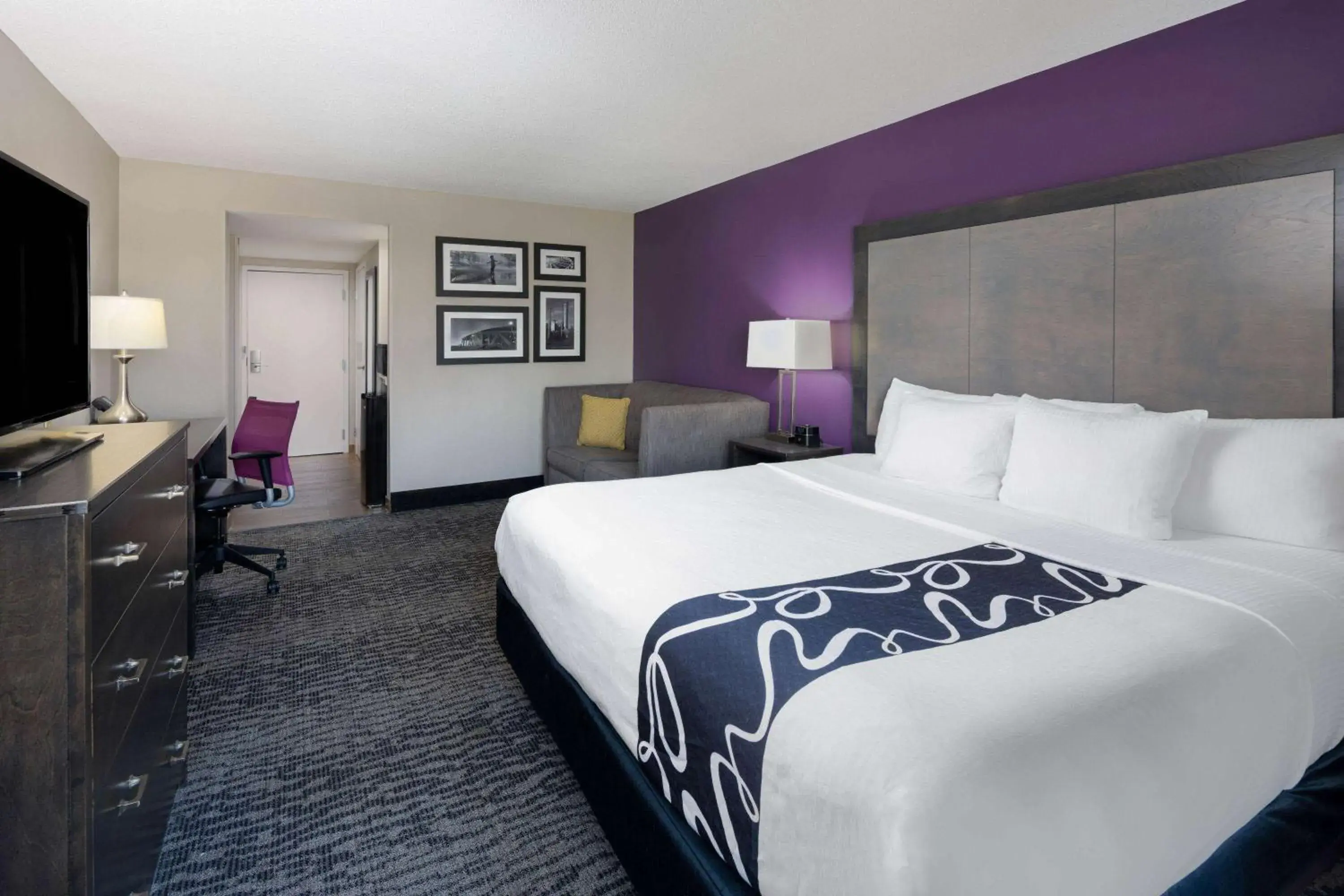 Photo of the whole room, Bed in La Quinta by Wyndham Kennesaw Photo of the whole room, Bed in La Quinta by Wyndham Kennesaw