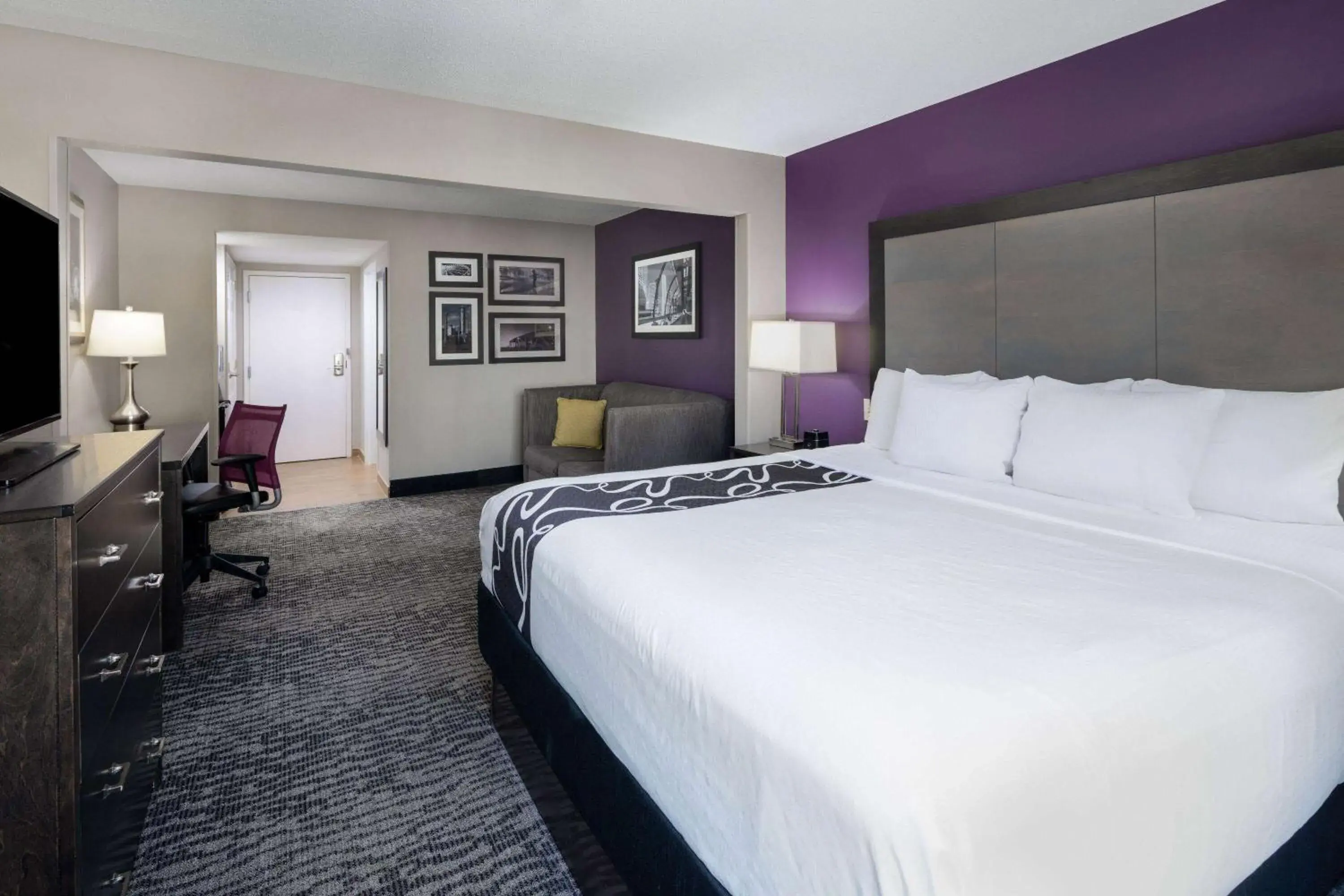 Photo of the whole room, Bed in La Quinta by Wyndham Kennesaw Photo of the whole room, Bed in La Quinta by Wyndham Kennesaw