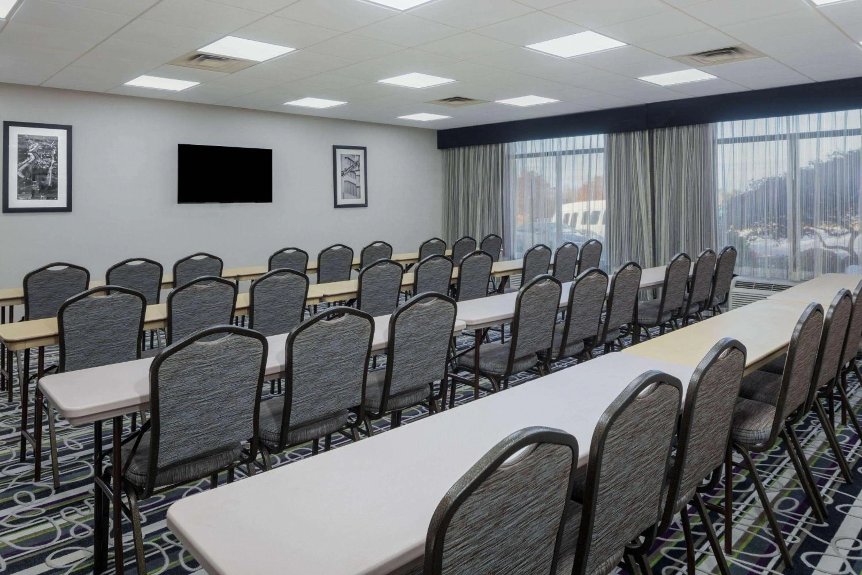 Meeting/conference room in La Quinta by Wyndham Kennesaw
