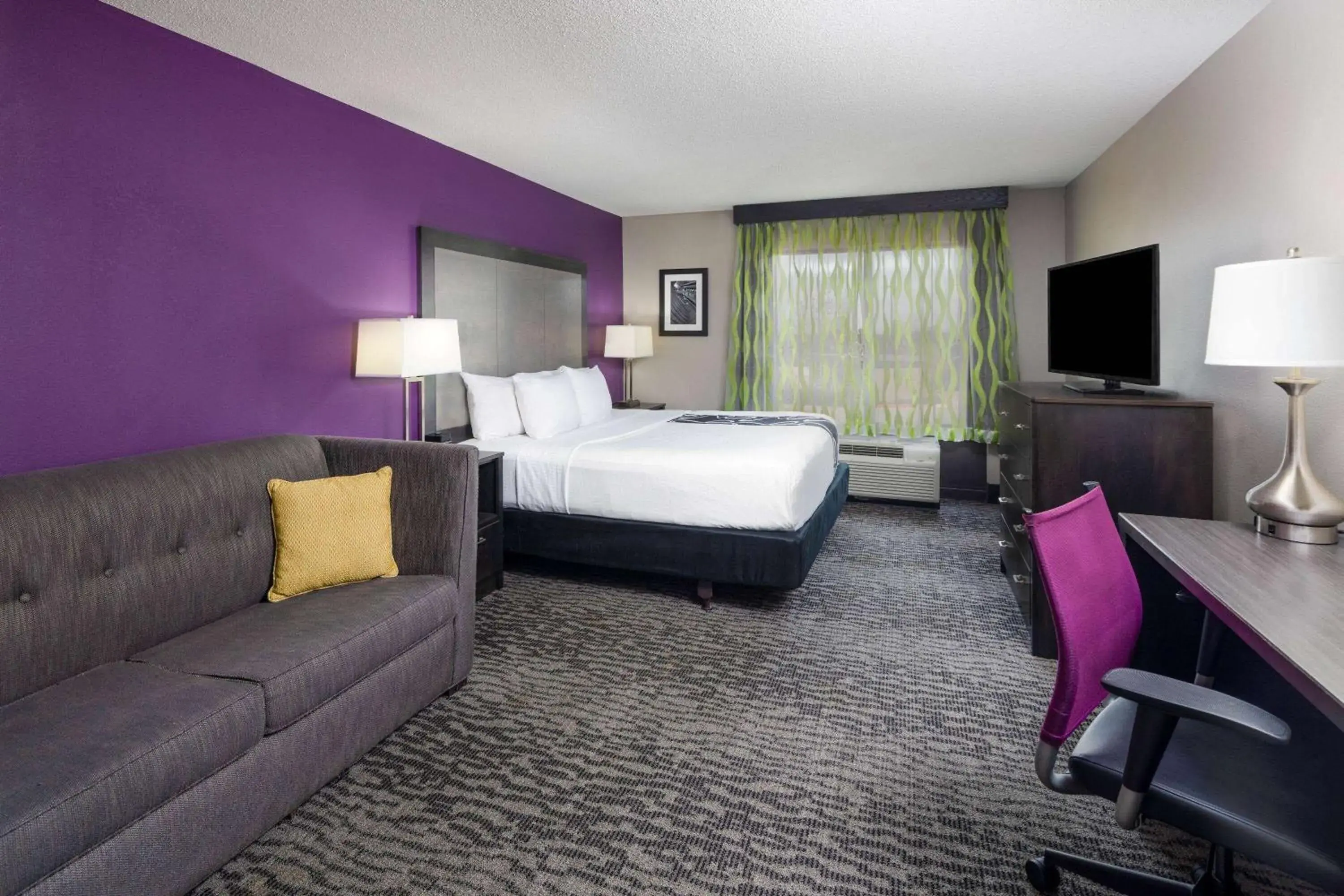 Photo of the whole room, Bed in La Quinta by Wyndham Kennesaw Photo of the whole room, Bed in La Quinta by Wyndham Kennesaw