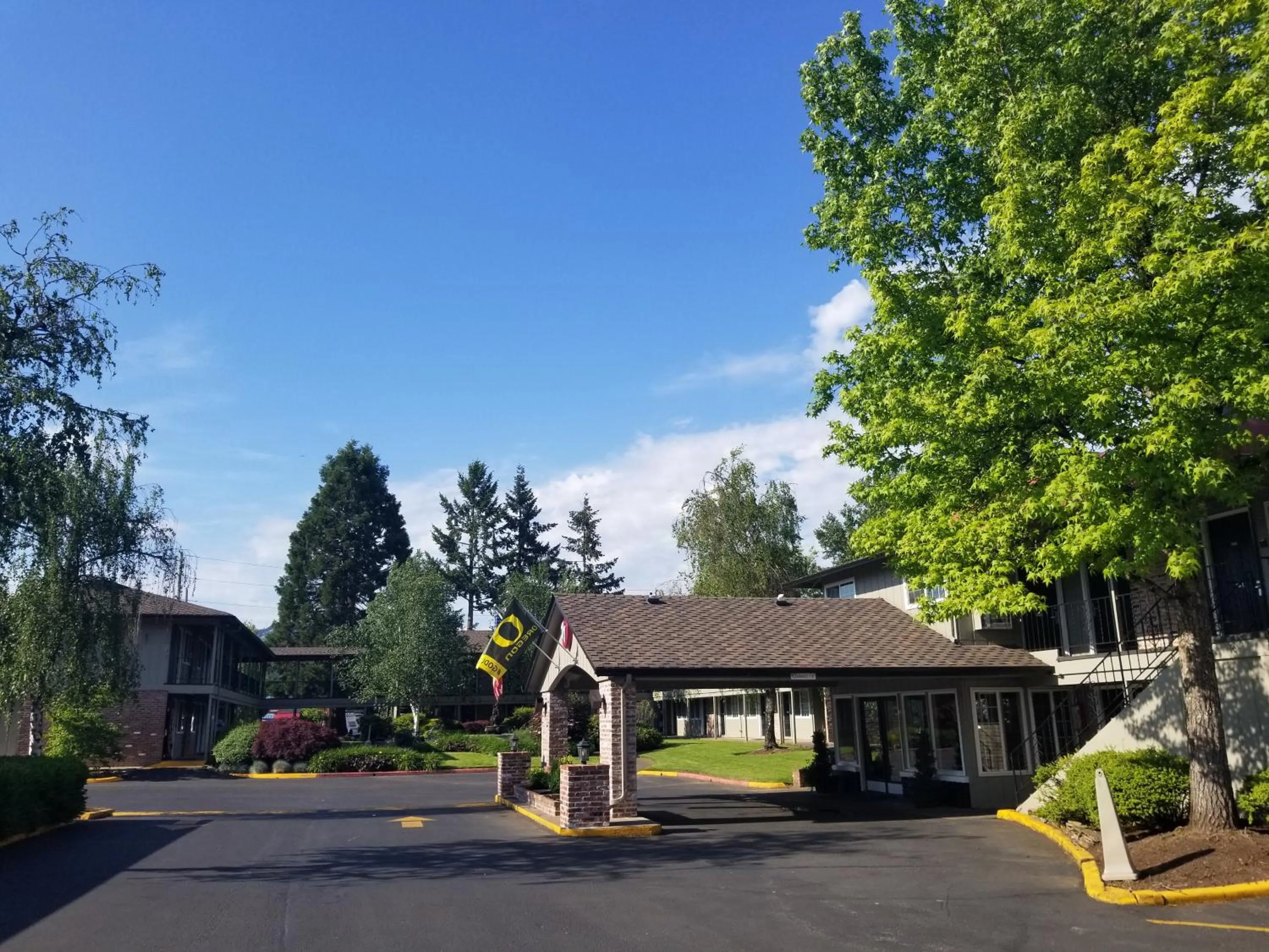Facade/entrance in Village Inn