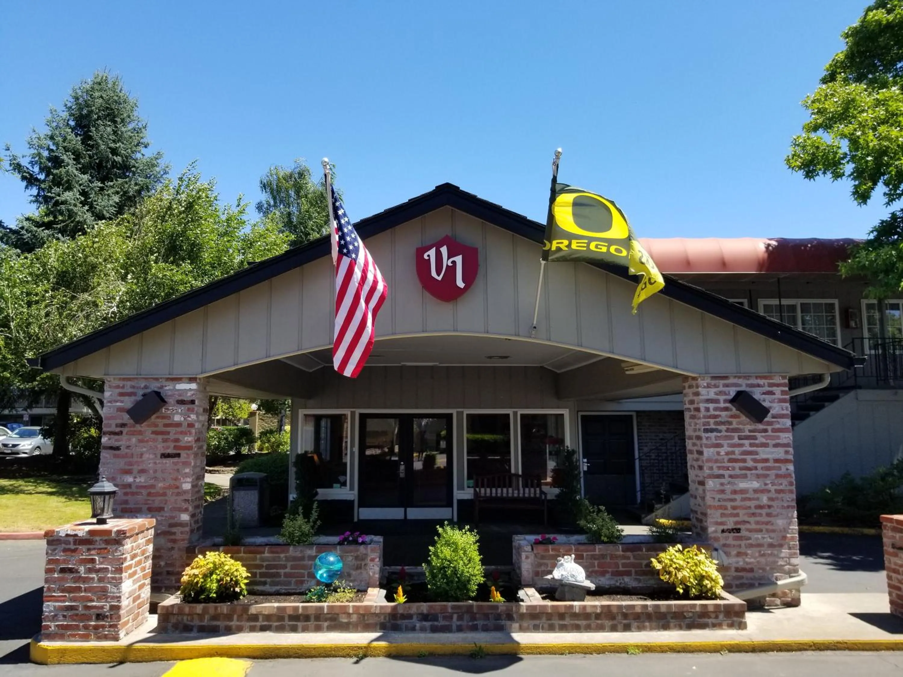 Facade/entrance in Village Inn