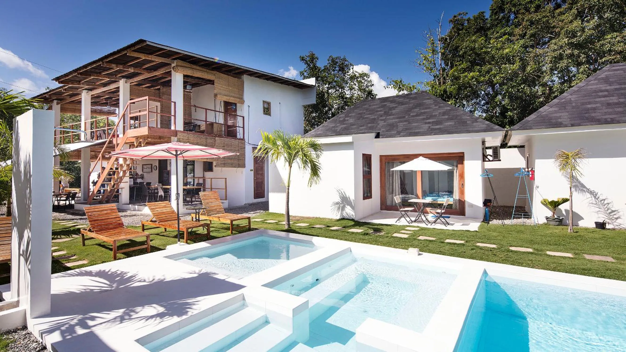 Property building in Island World Panglao