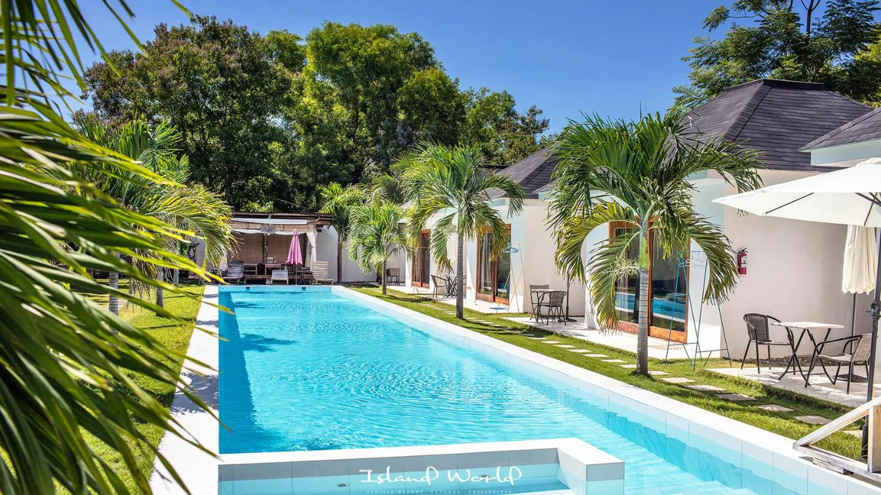 Swimming pool in Island World Panglao