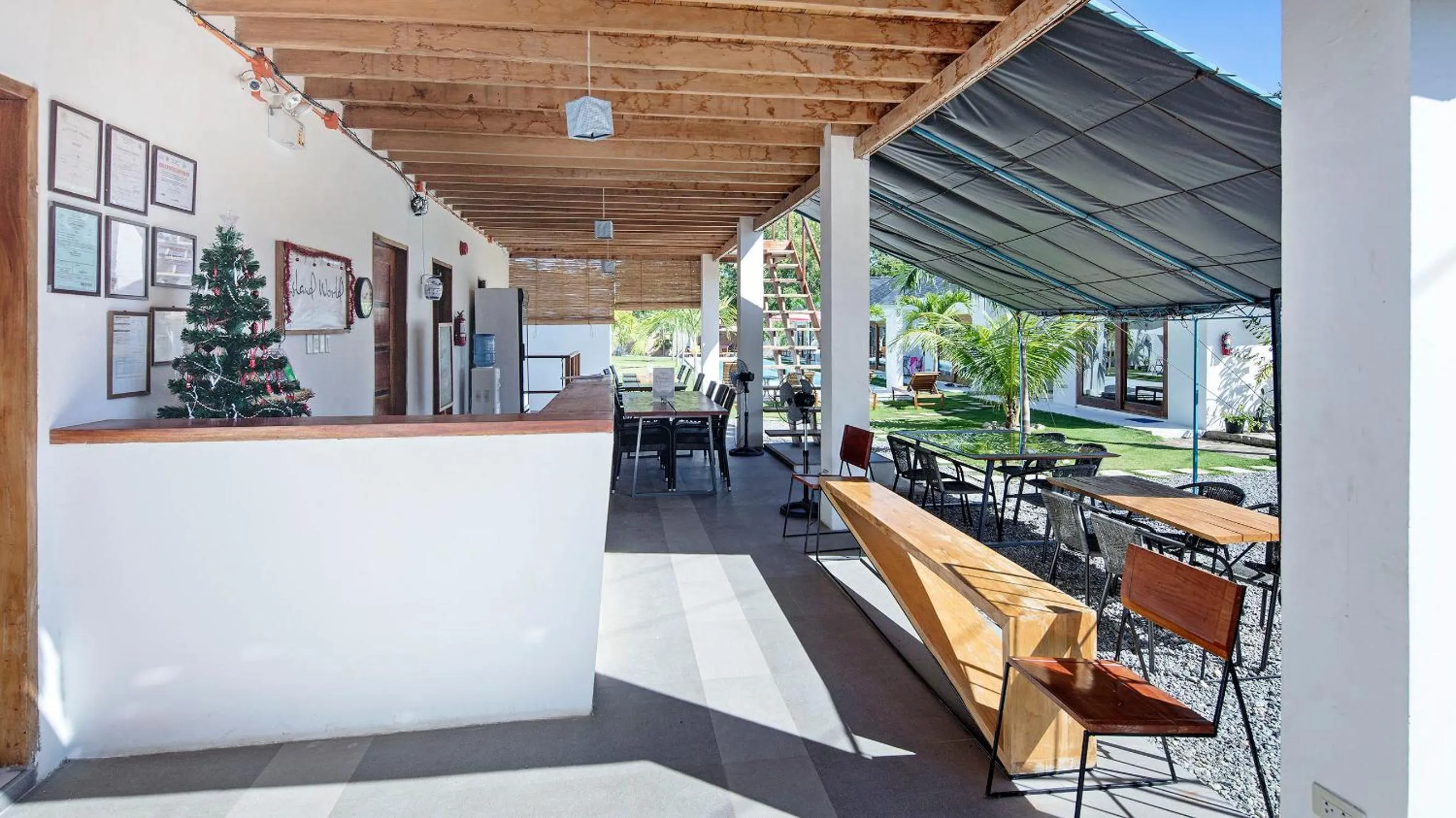 Restaurant/places to eat in Island World Panglao