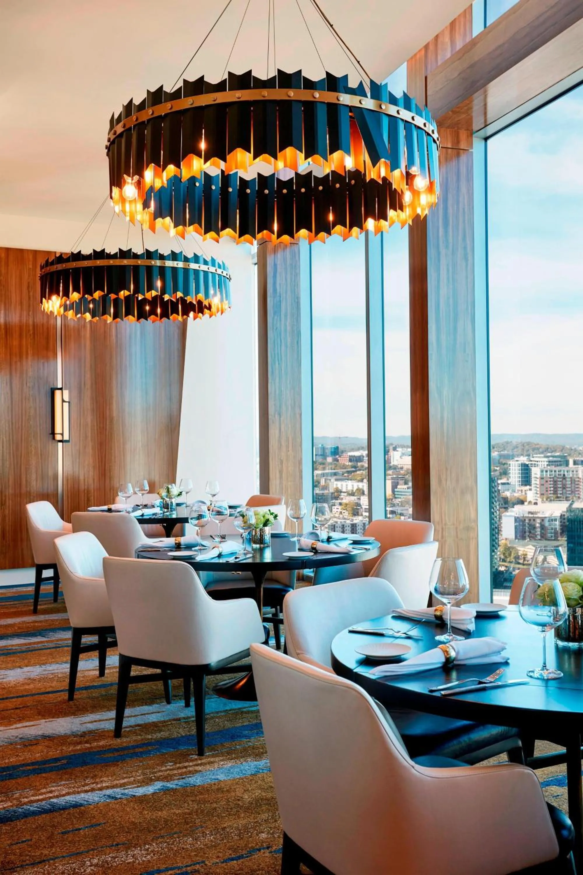 Restaurant/places to eat in JW Marriott Nashville