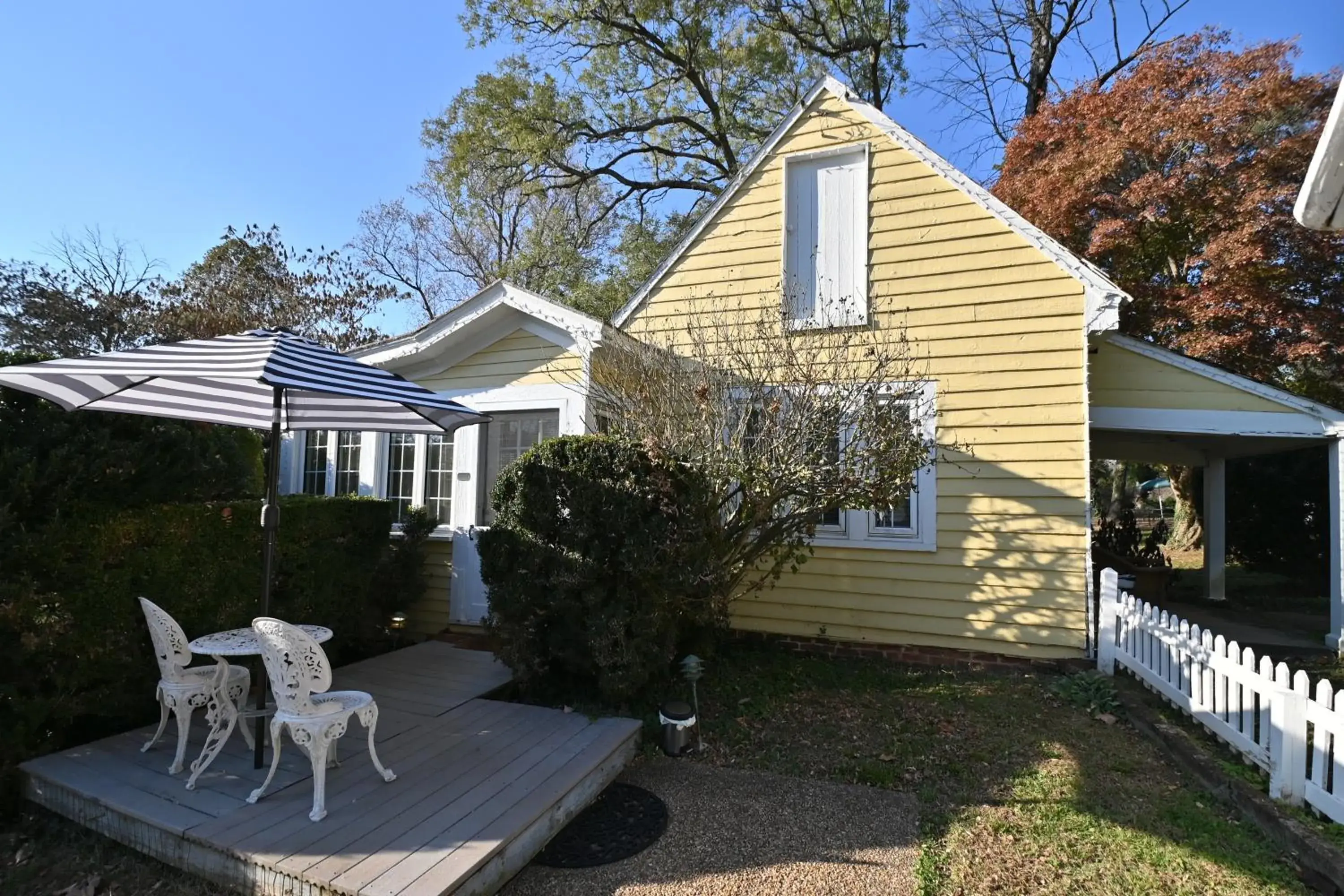 King Suite with Balcony in Prospect Hill Inn & Restaurant King Suite with Balcony in Prospect Hill Inn & Restaurant