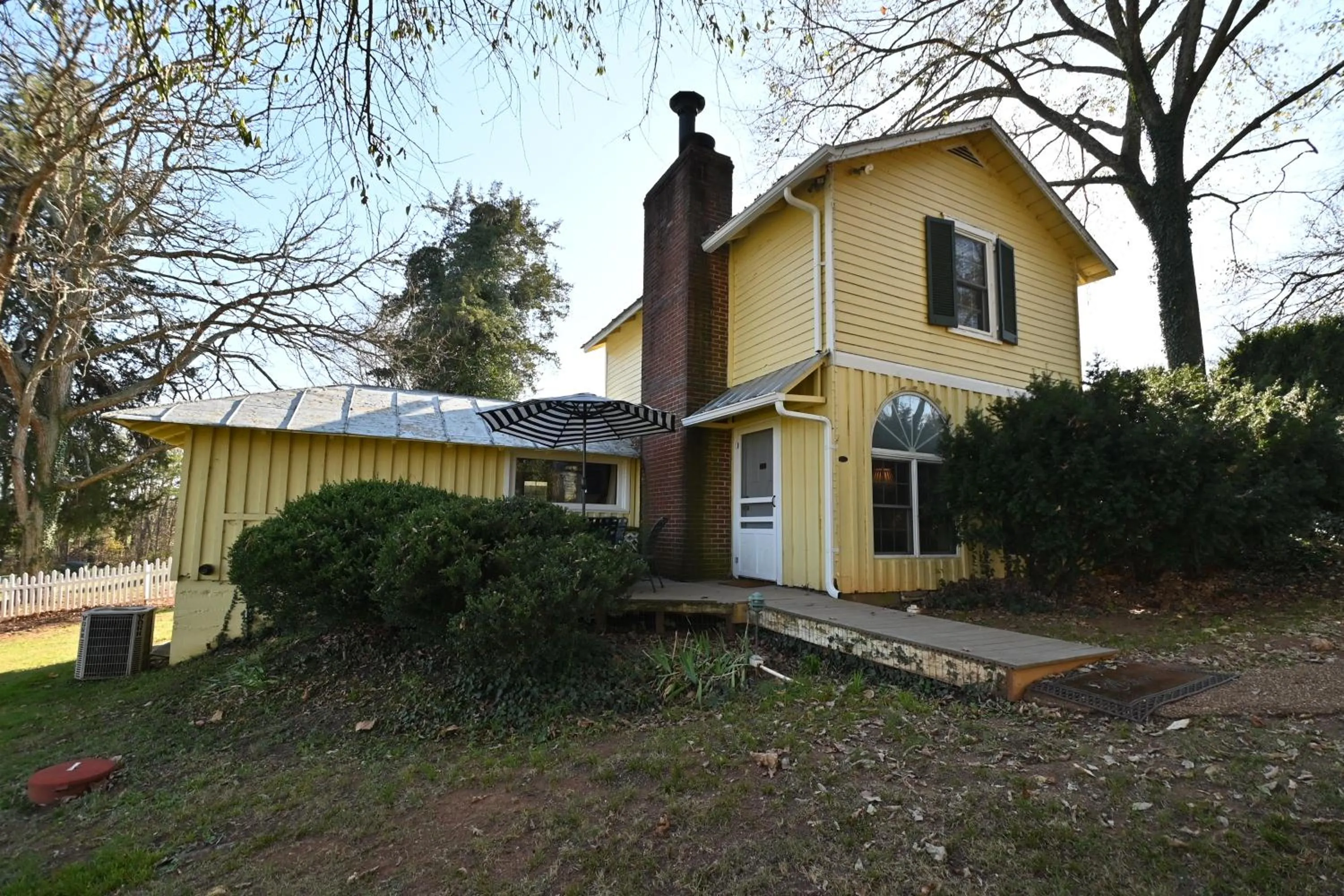 Property building in Prospect Hill Inn & Restaurant