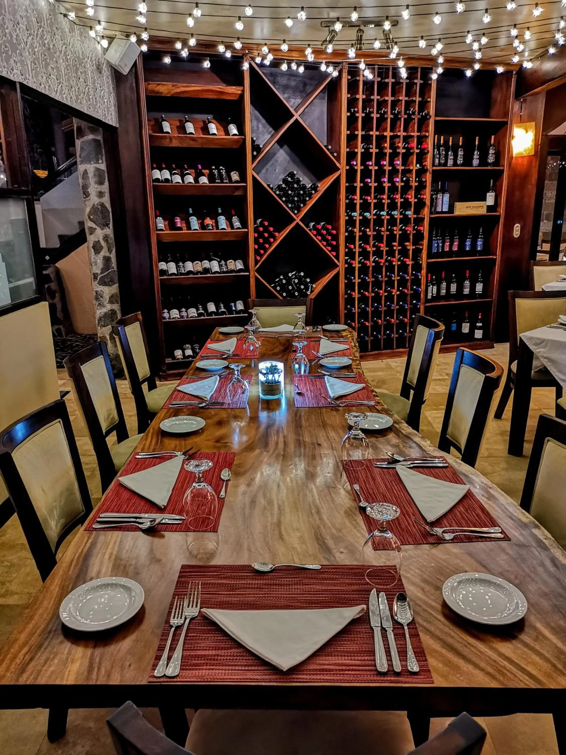 Restaurant/places to eat in El Establo Mountain Hotel