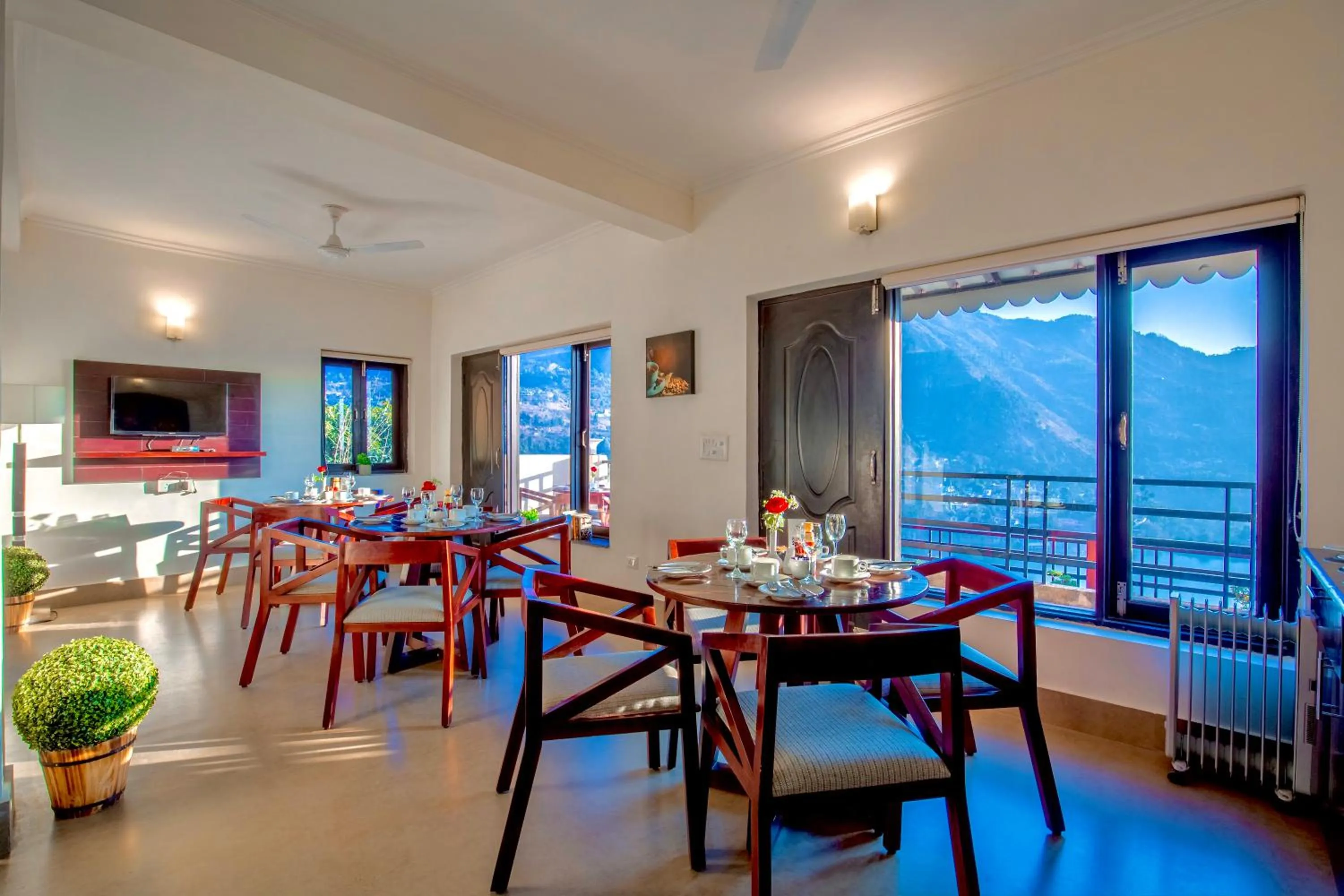 Restaurant/places to eat in Rosewood Retreat Bhimtal