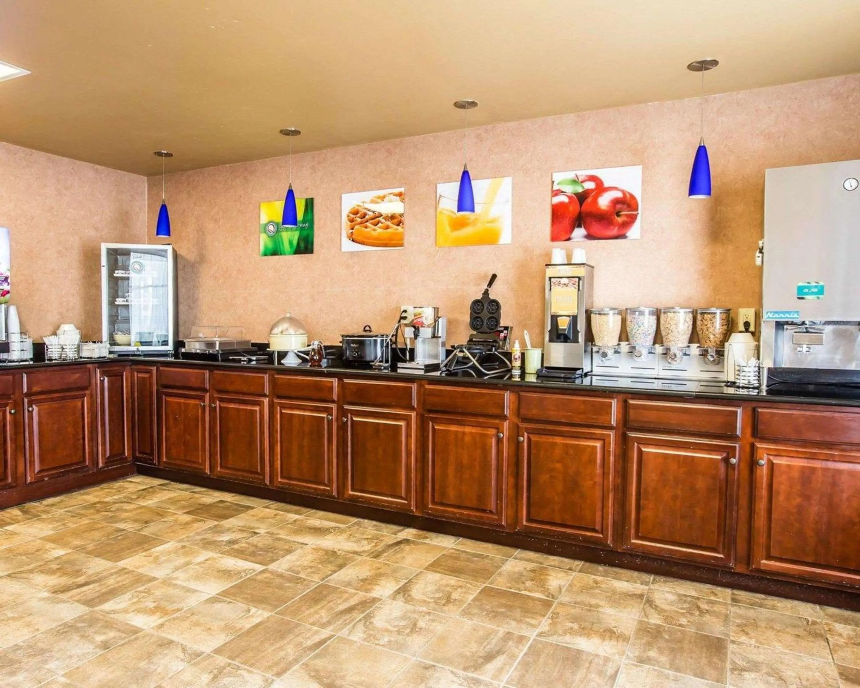 Restaurant/places to eat in Quality Inn & Suites - Greensboro-High Point
