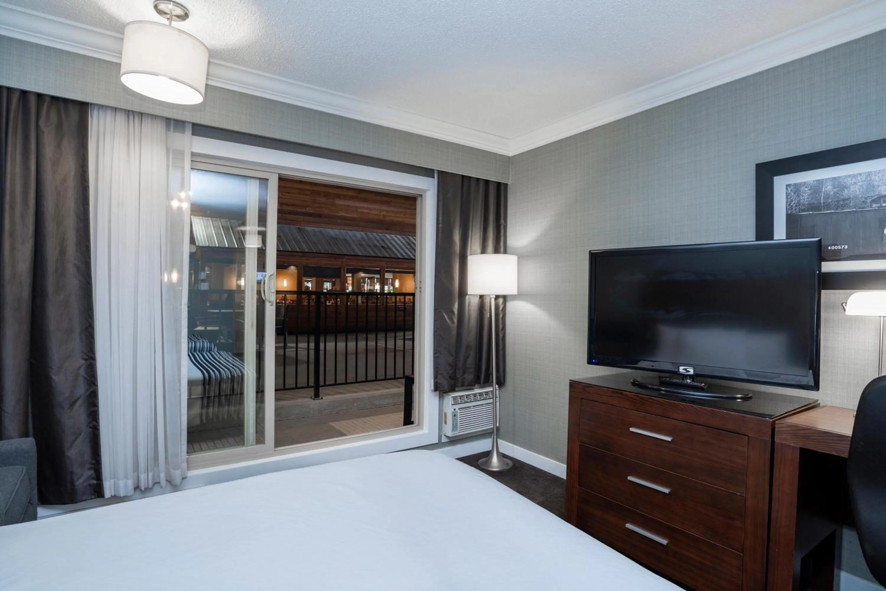 Photo of the whole room, Bed in Sandman Hotel Revelstoke