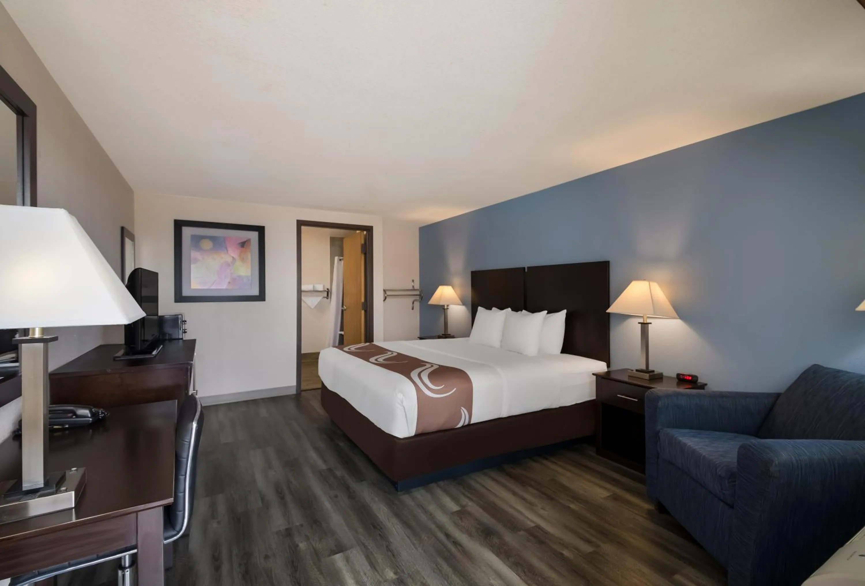 Bedroom, Bed in Quality Inn & Suites Round Rock