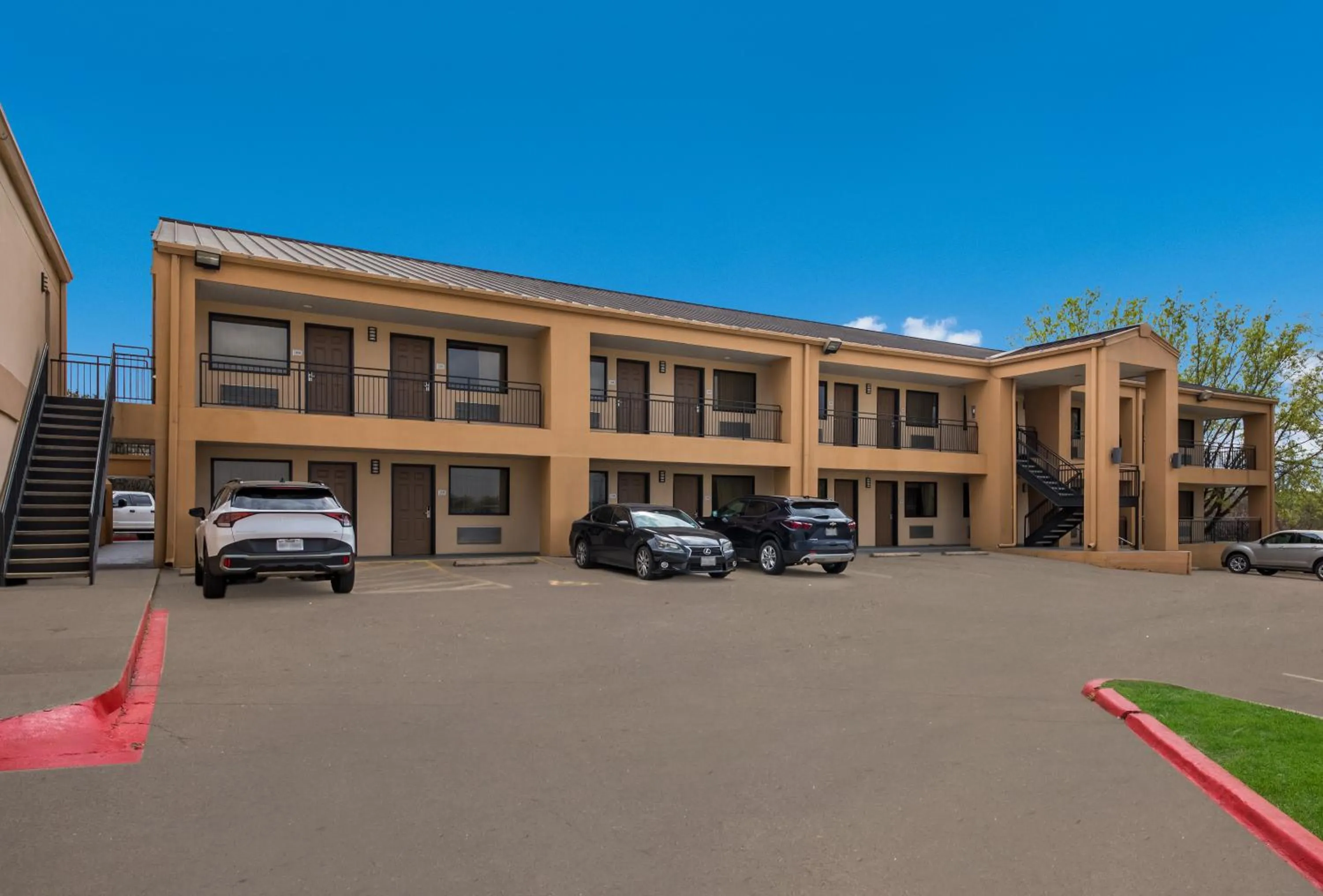 Property building in Quality Inn & Suites Round Rock