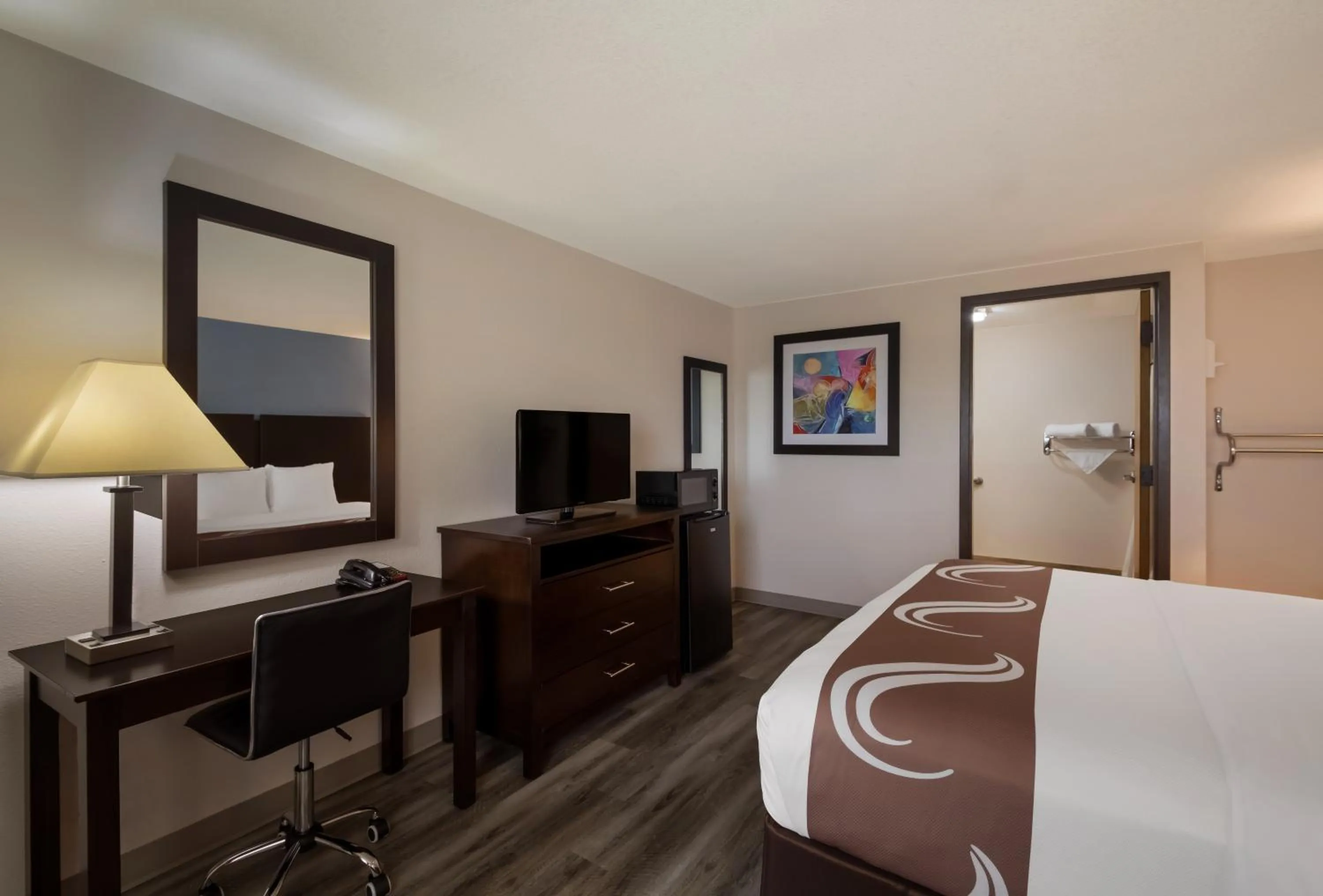 Bedroom, Bed in Quality Inn & Suites Round Rock