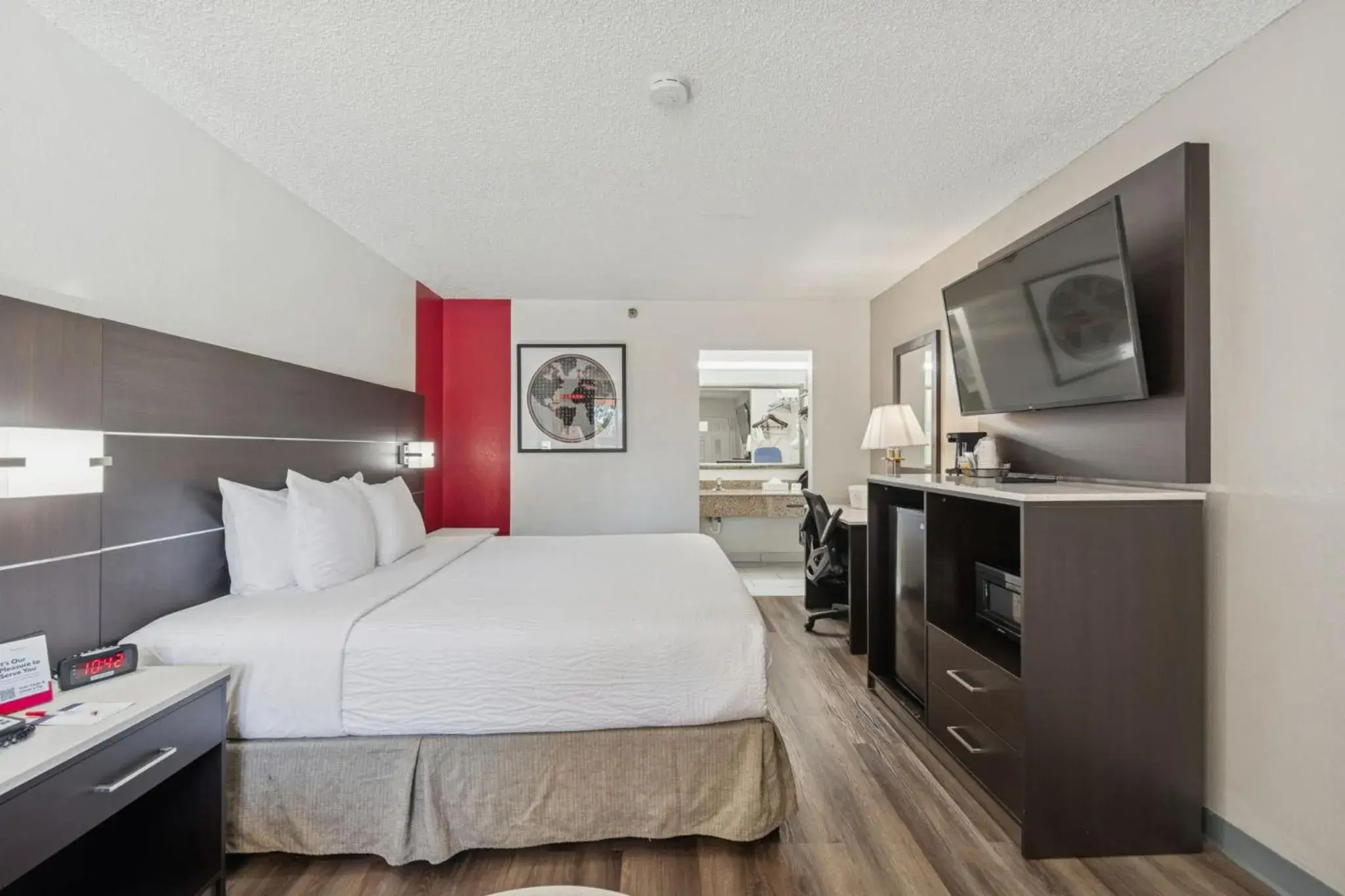 Bed in Ramada by Wyndham Temple Terrace/Tampa North Bed in Ramada by Wyndham Temple Terrace/Tampa North