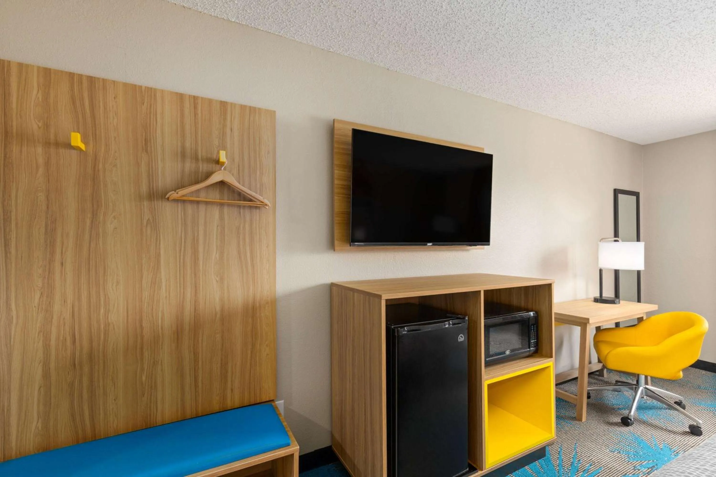 Photo of the whole room in Days Inn by Wyndham Glasgow