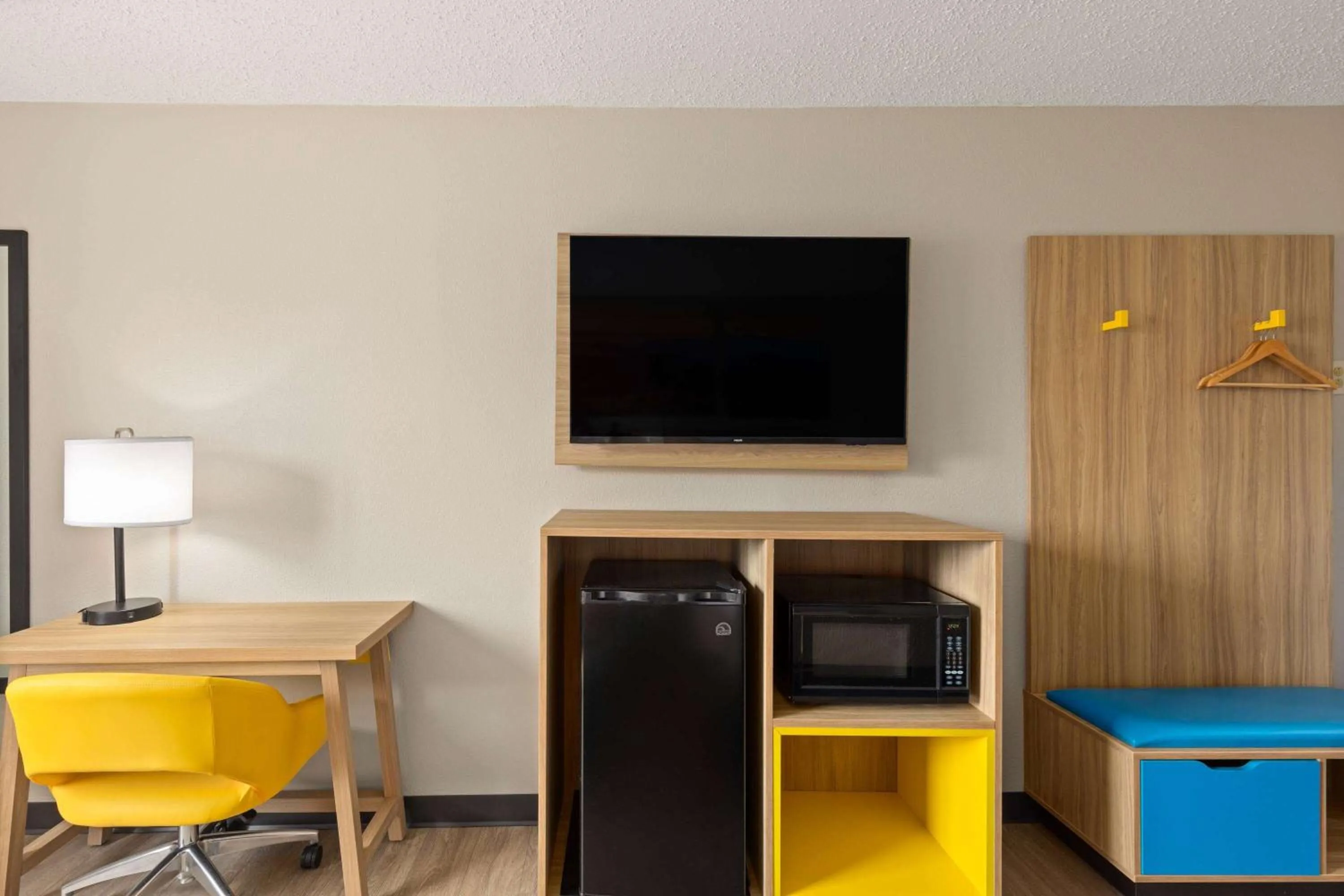 Photo of the whole room in Days Inn by Wyndham Glasgow