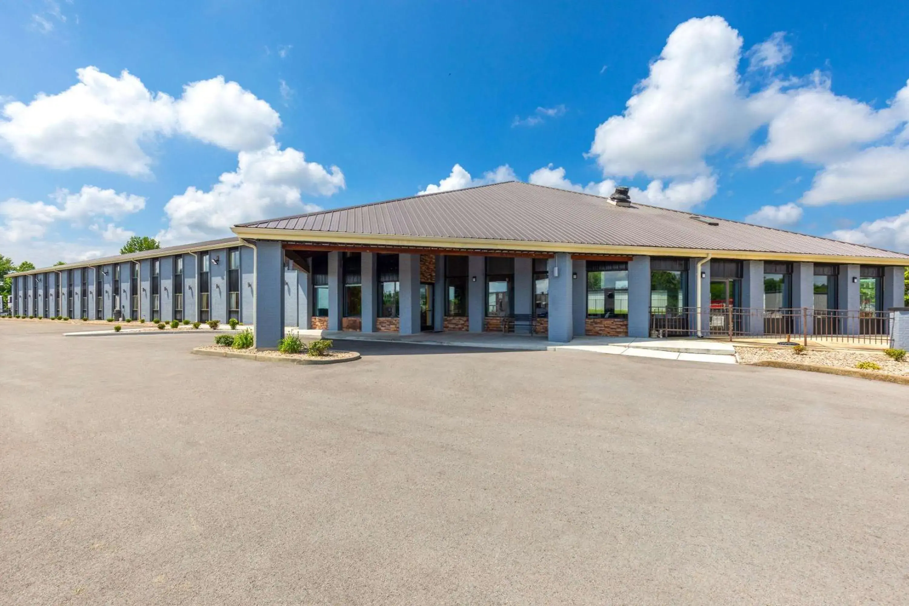 Property building in Days Inn by Wyndham Glasgow Property building in Days Inn by Wyndham Glasgow