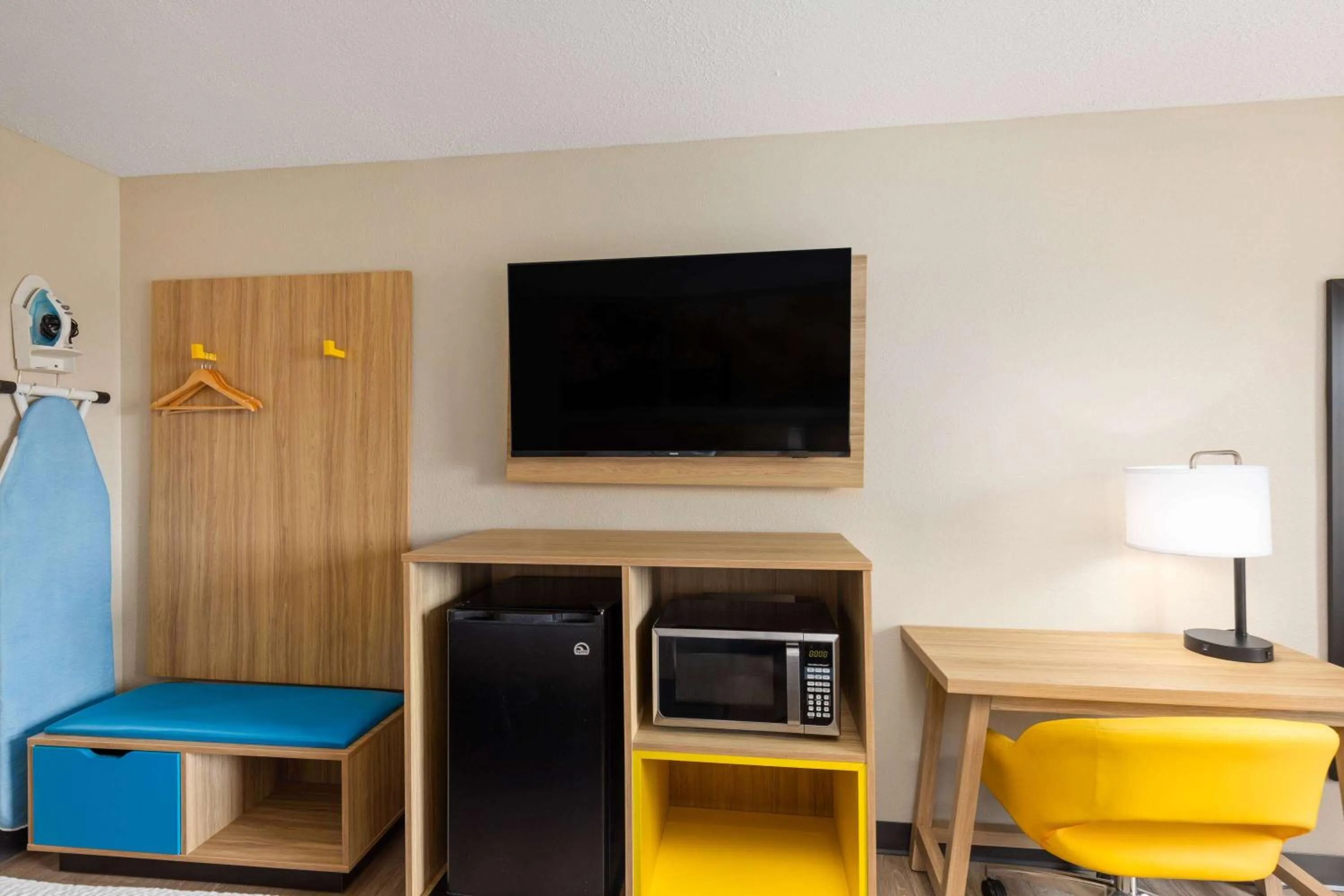 Photo of the whole room in Days Inn by Wyndham Glasgow