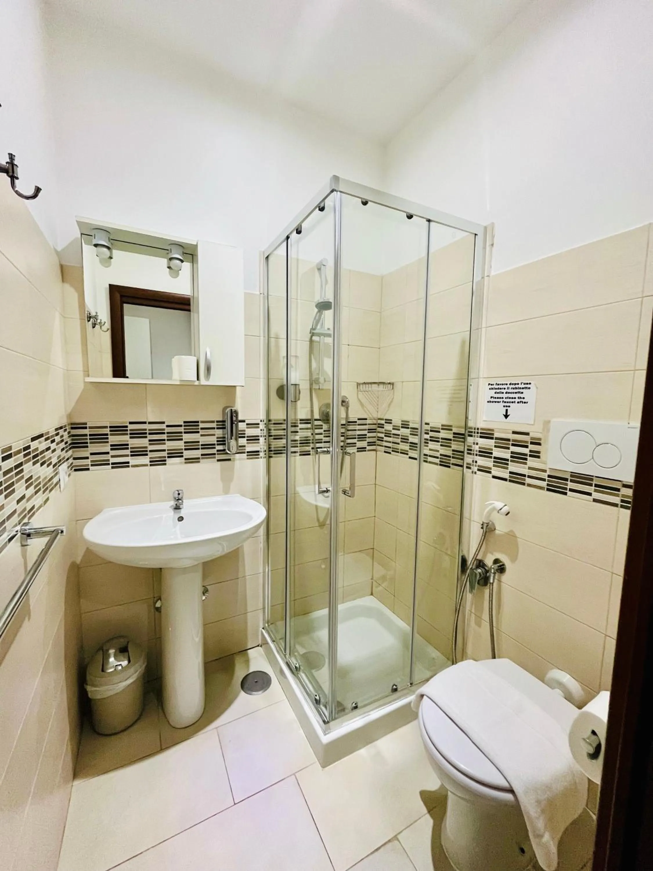 Bathroom in ImeraRooms