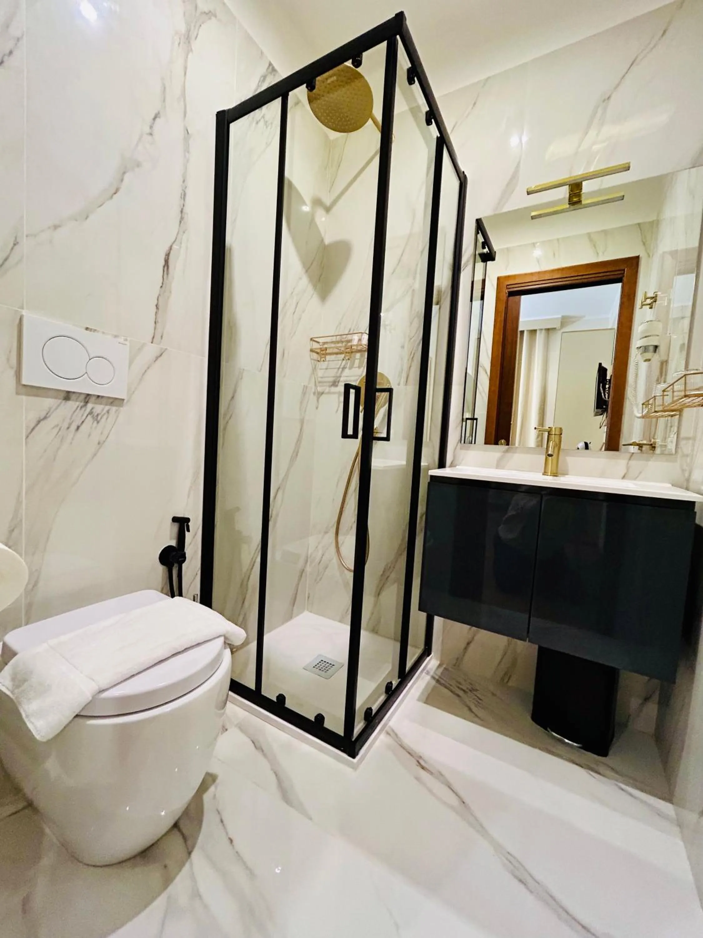 Bathroom in ImeraRooms