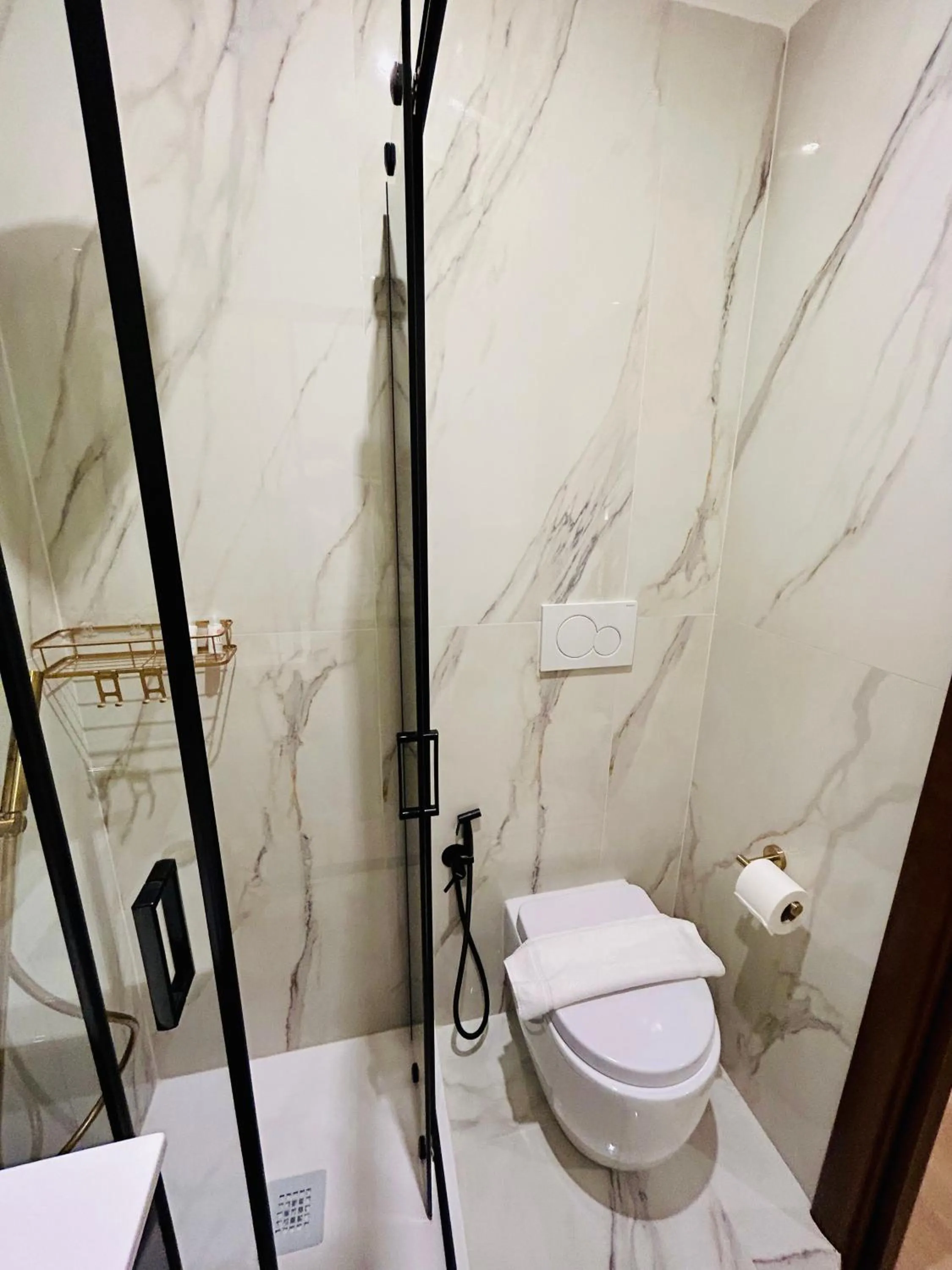 Shower in ImeraRooms