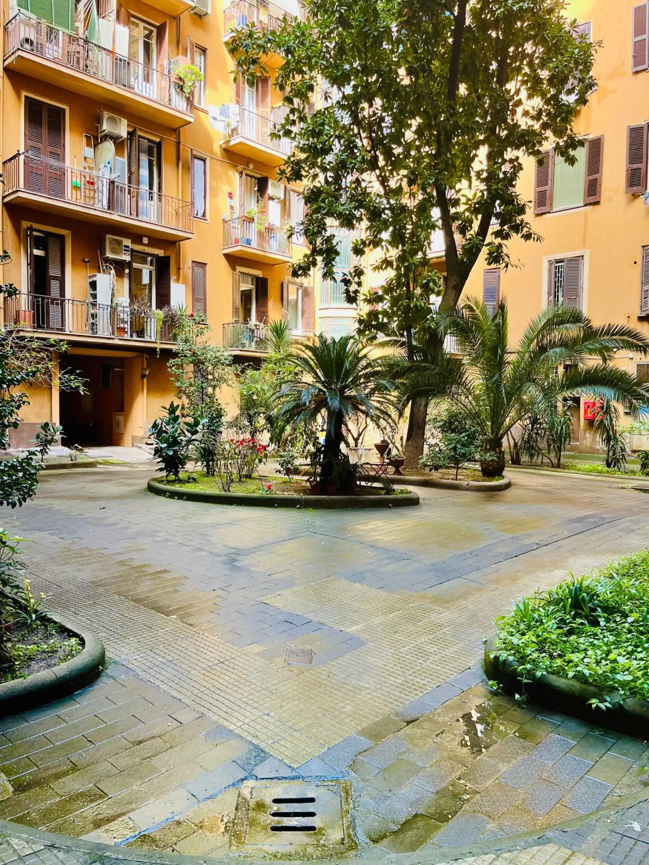 Inner courtyard view in ImeraRooms Inner courtyard view in ImeraRooms