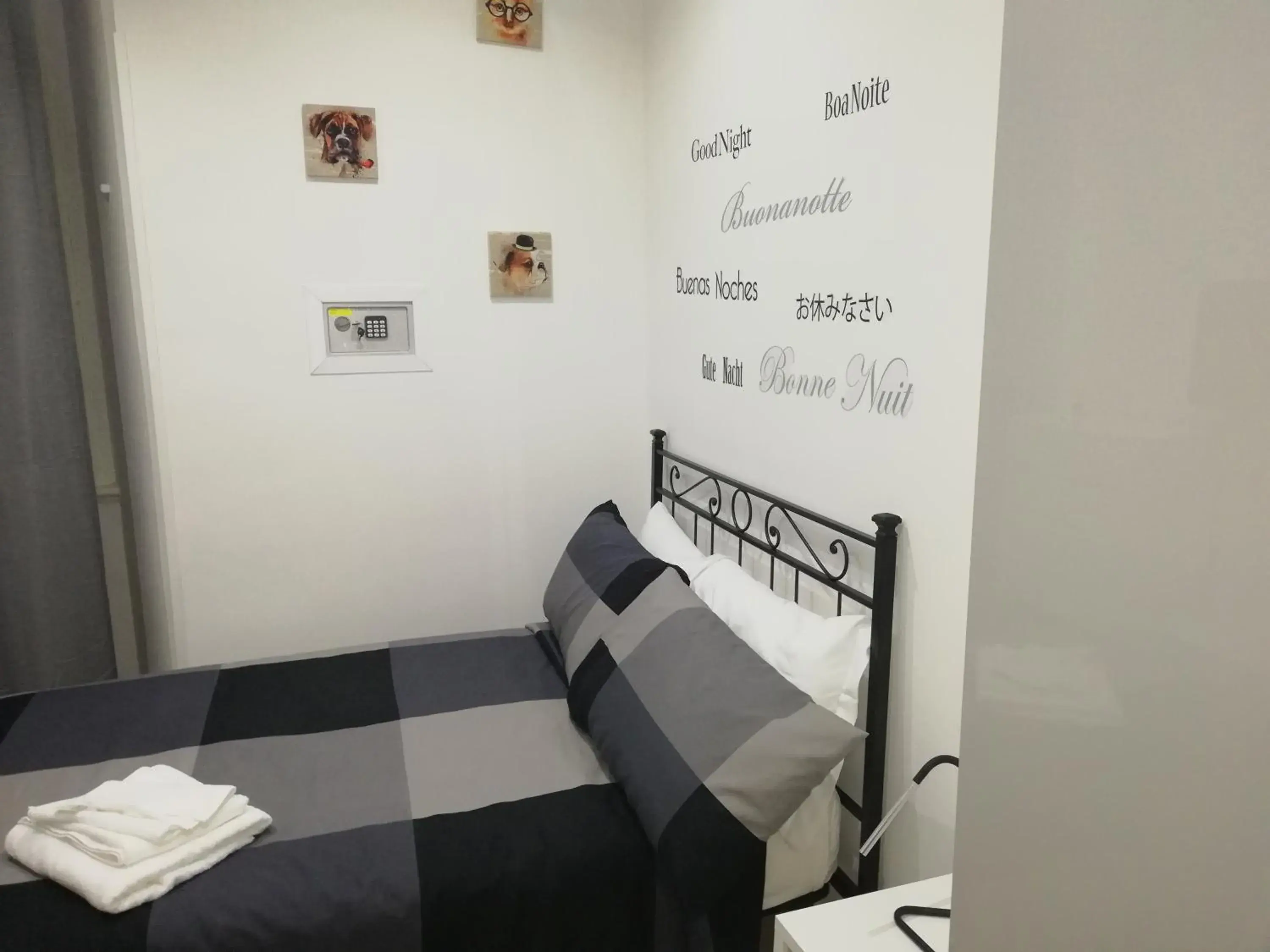 Bed in ImeraRooms Bed in ImeraRooms