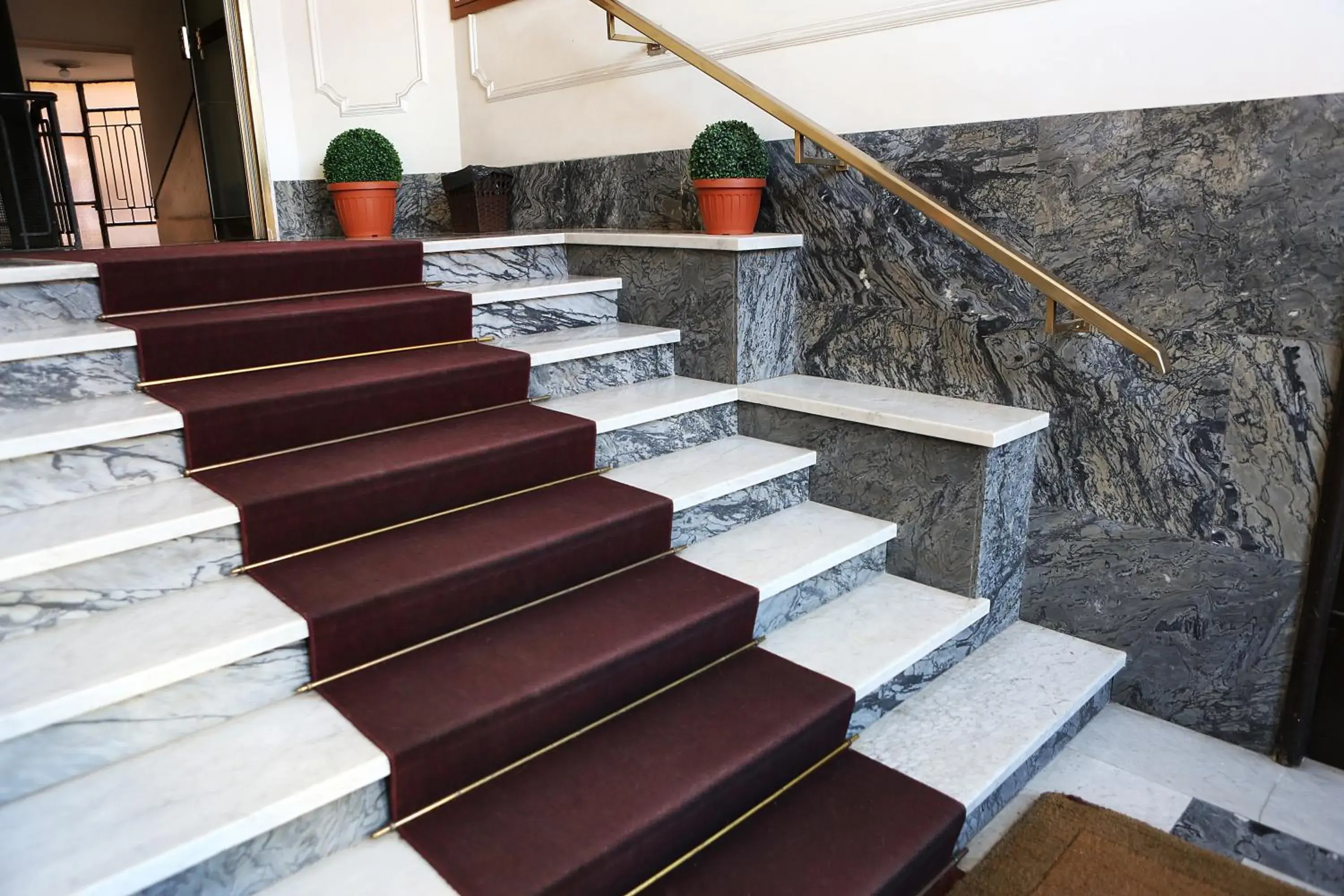 Property building in ImeraRooms Property building in ImeraRooms