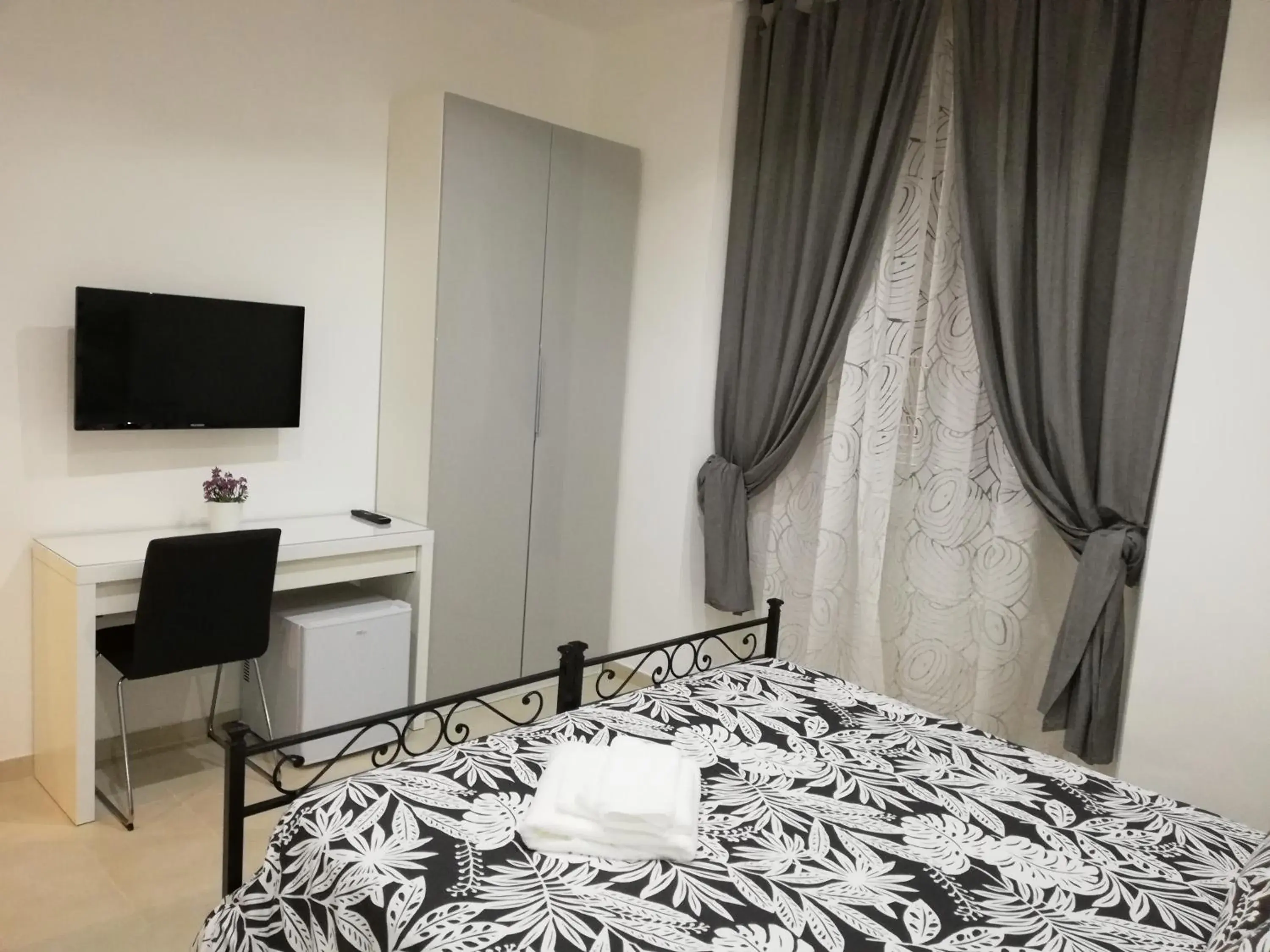 Photo of the whole room, Bed in ImeraRooms Photo of the whole room, Bed in ImeraRooms