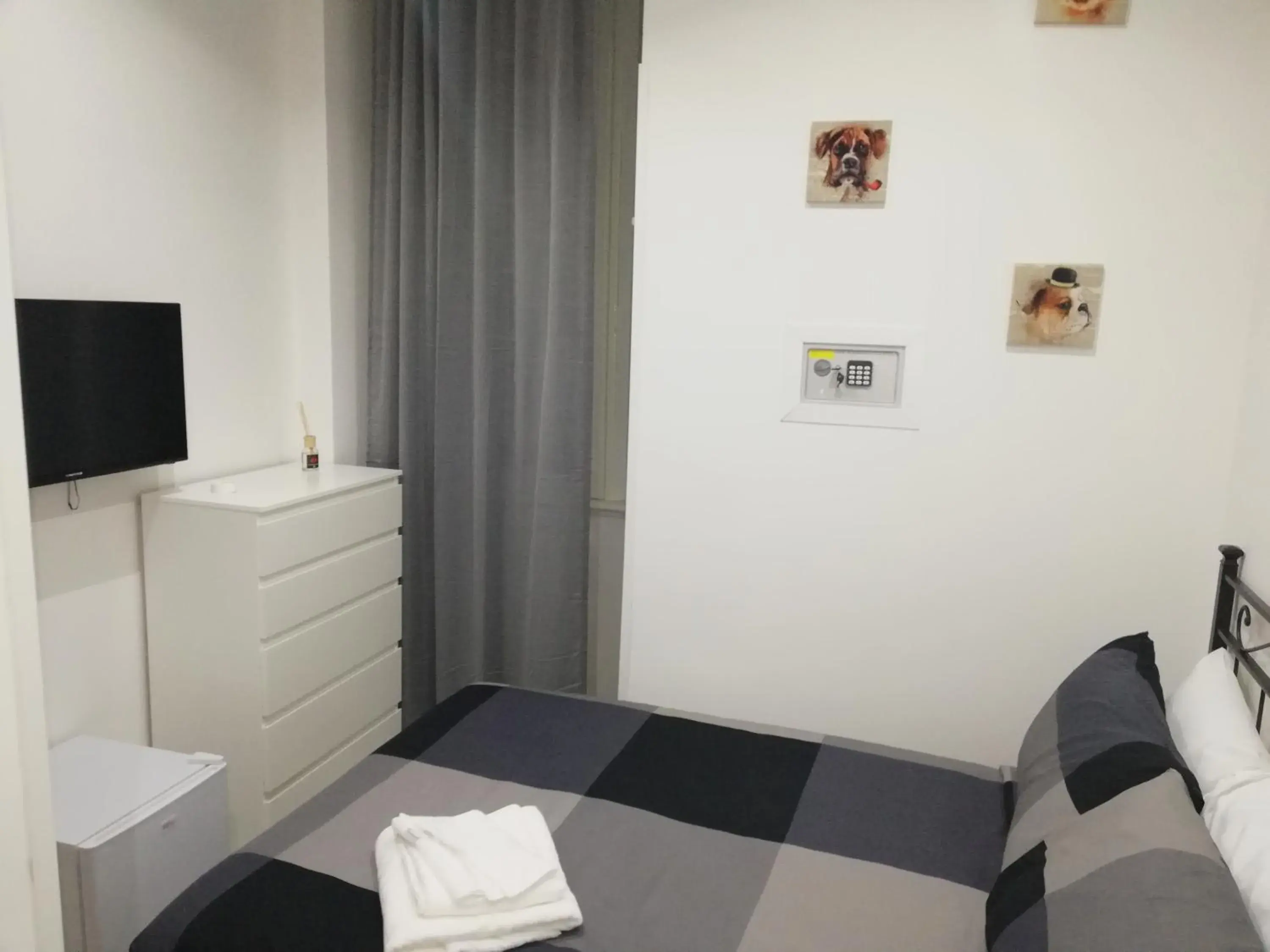 TV and multimedia, Bed in ImeraRooms TV and multimedia, Bed in ImeraRooms