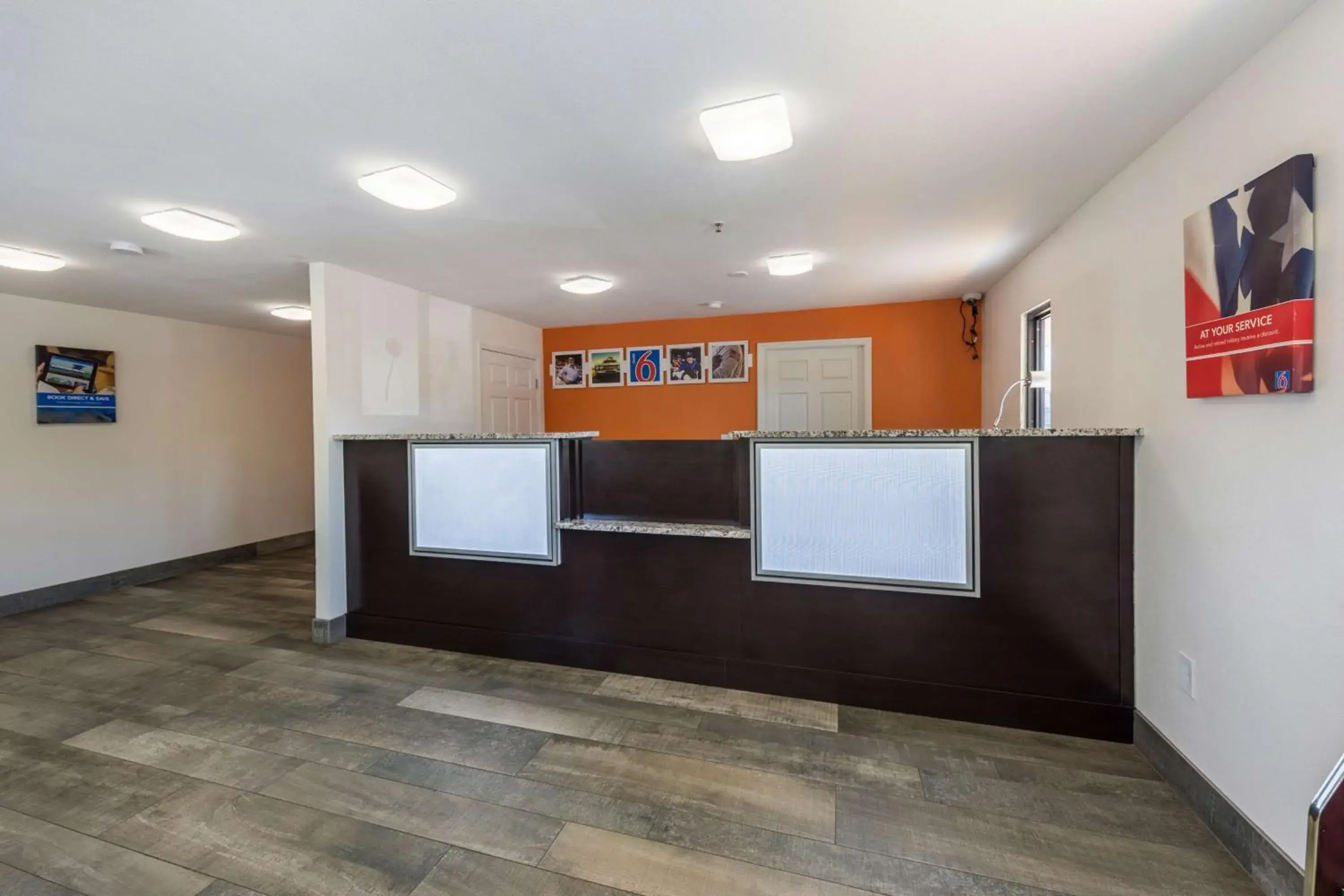Lobby or reception in Motel 6-Greenville, SC Lobby or reception in Motel 6-Greenville, SC