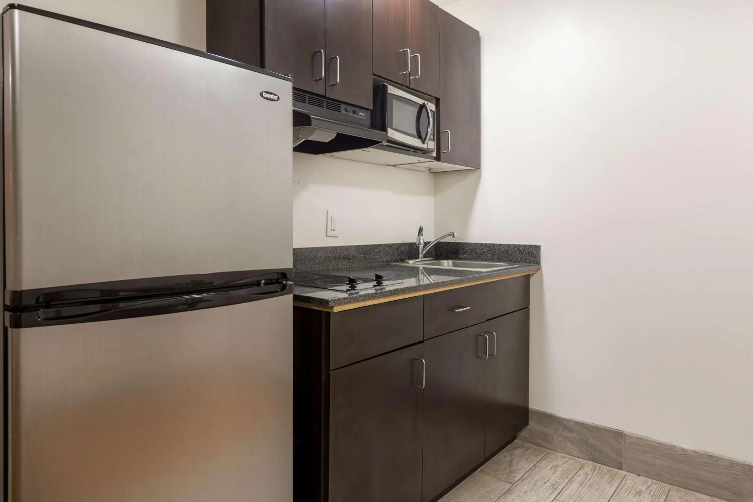 Photo of the whole room in Motel 6-Greenville, SC