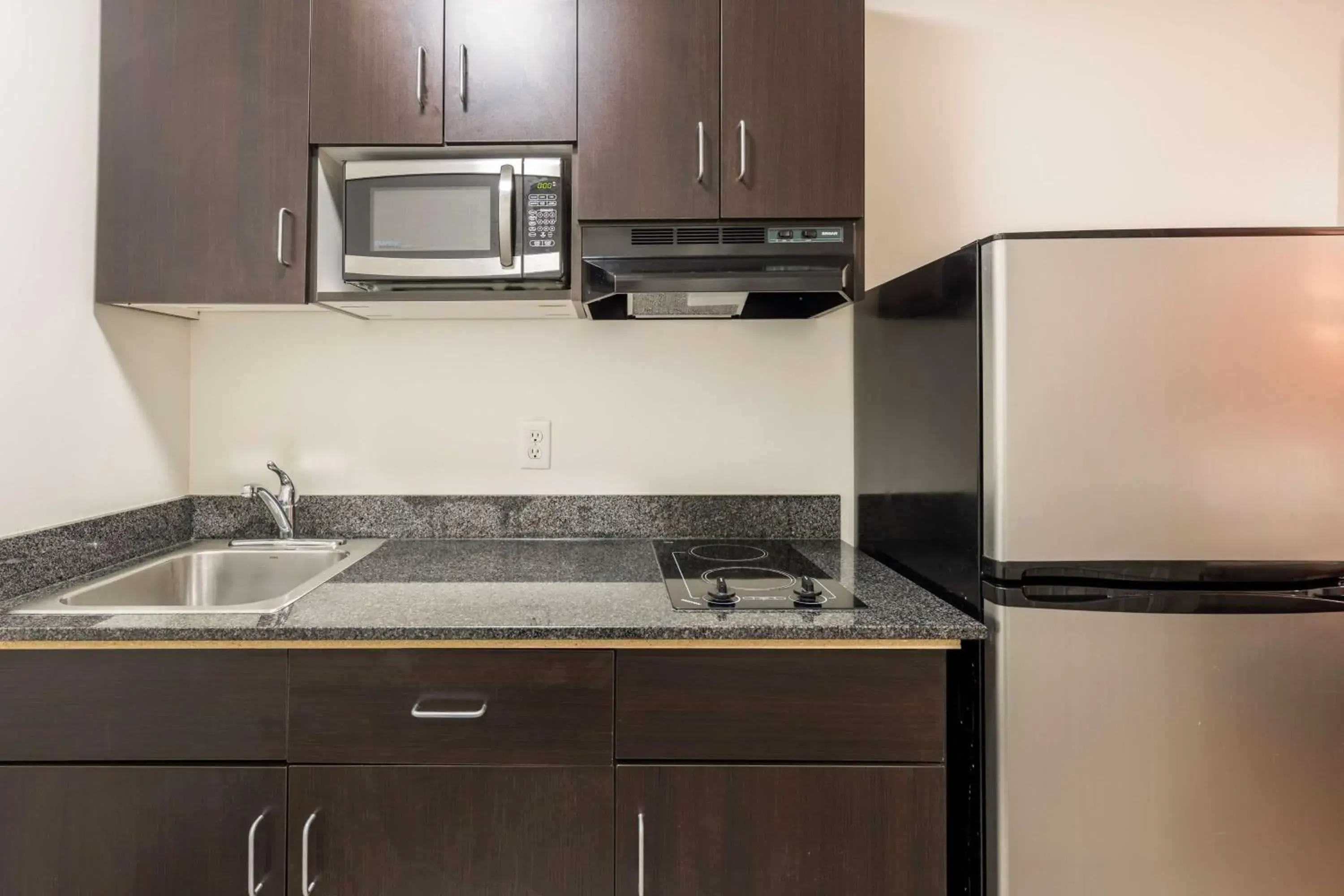 Bedroom in Motel 6-Greenville, SC Bedroom in Motel 6-Greenville, SC