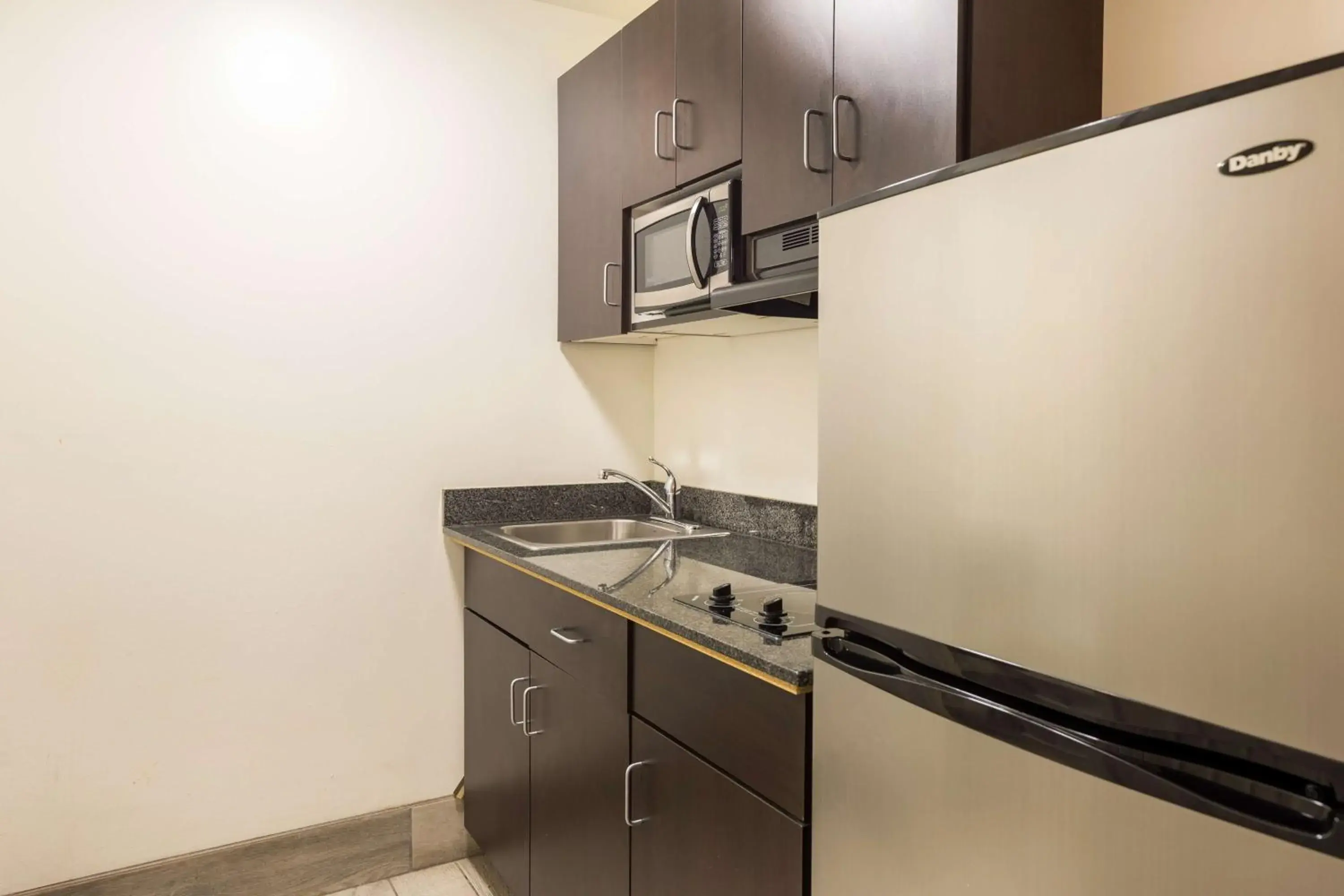 Photo of the whole room in Motel 6-Greenville, SC Photo of the whole room in Motel 6-Greenville, SC