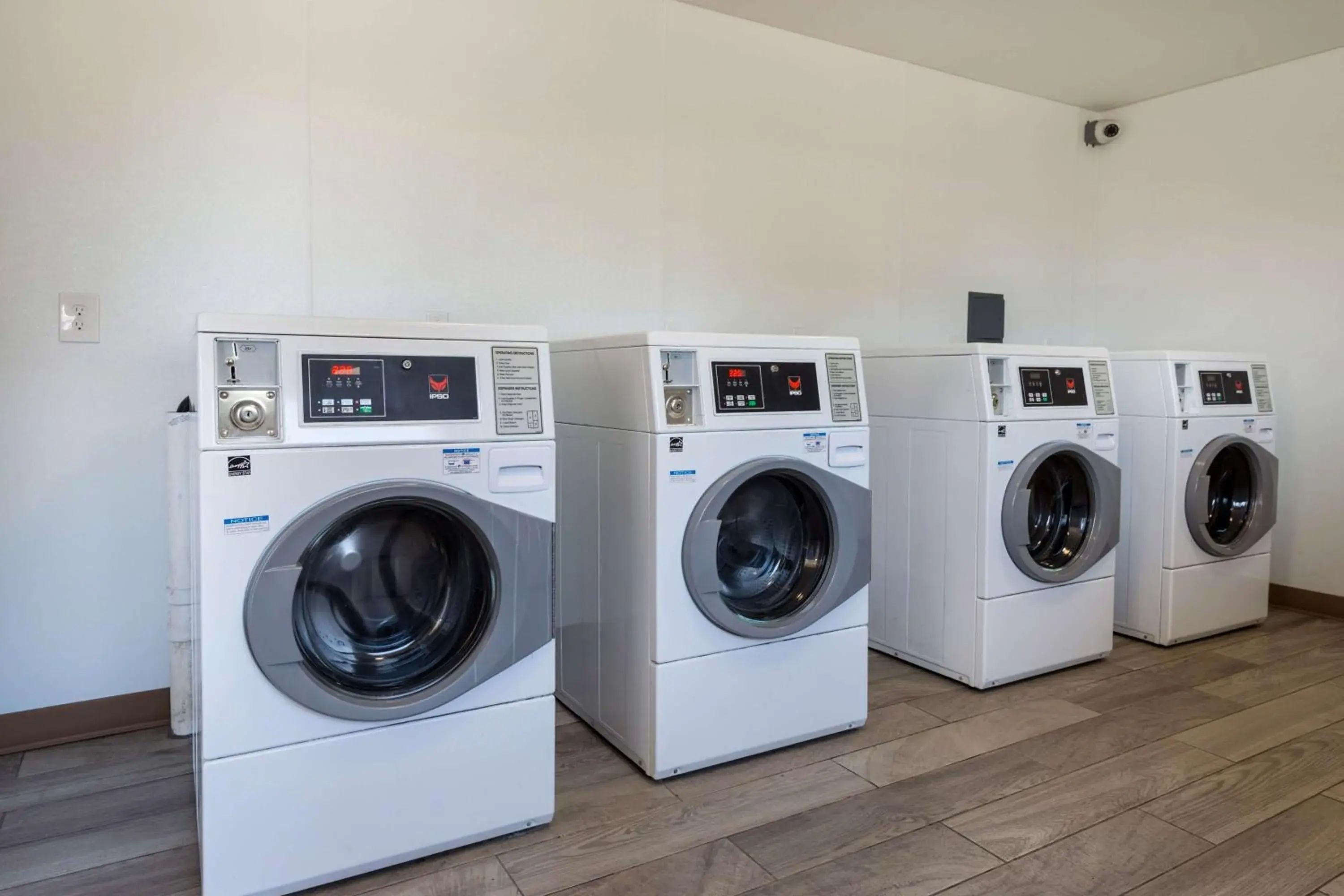 Property building in Motel 6-Greenville, SC Property building in Motel 6-Greenville, SC