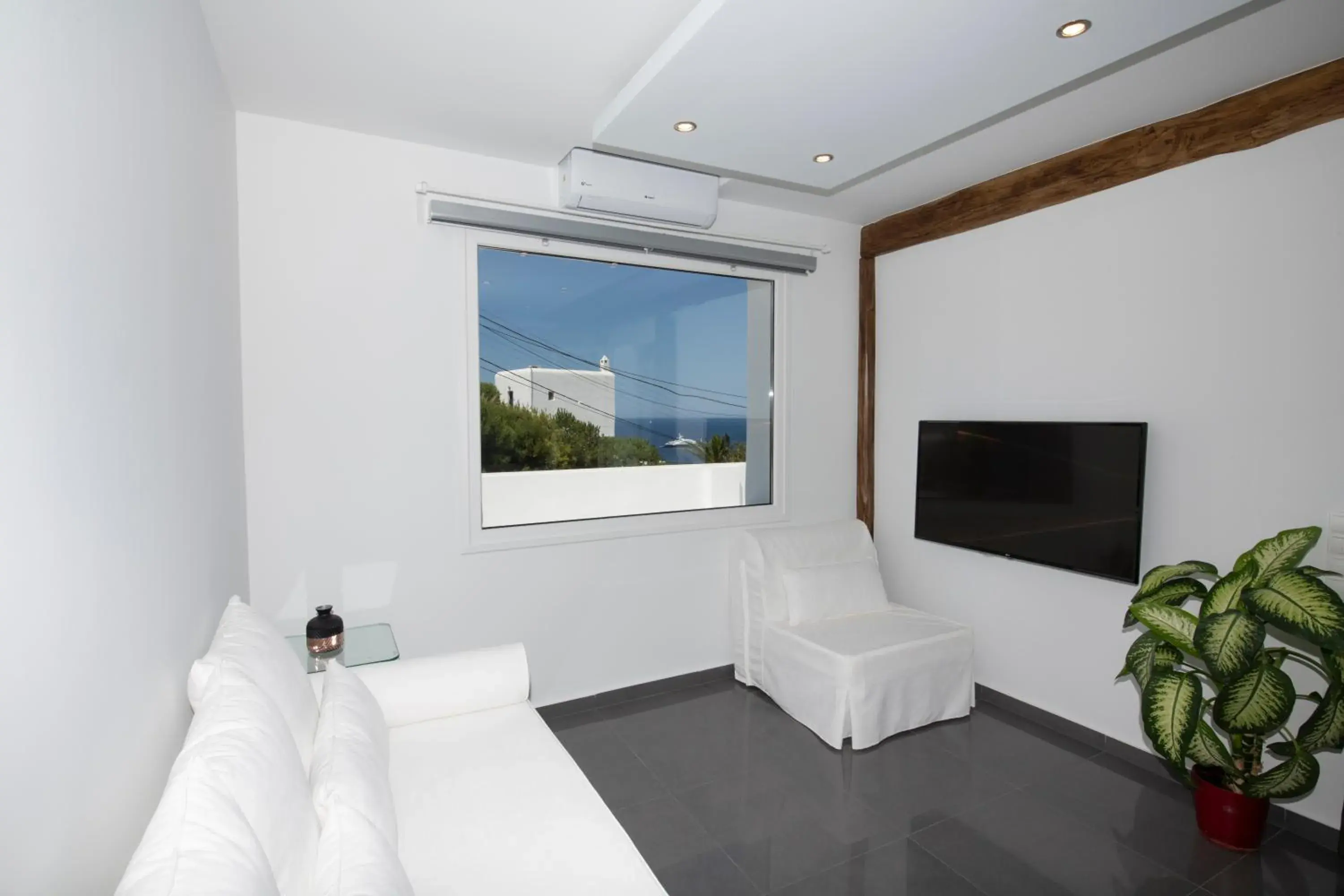 Bed in Zannis Hotel Bed in Zannis Hotel