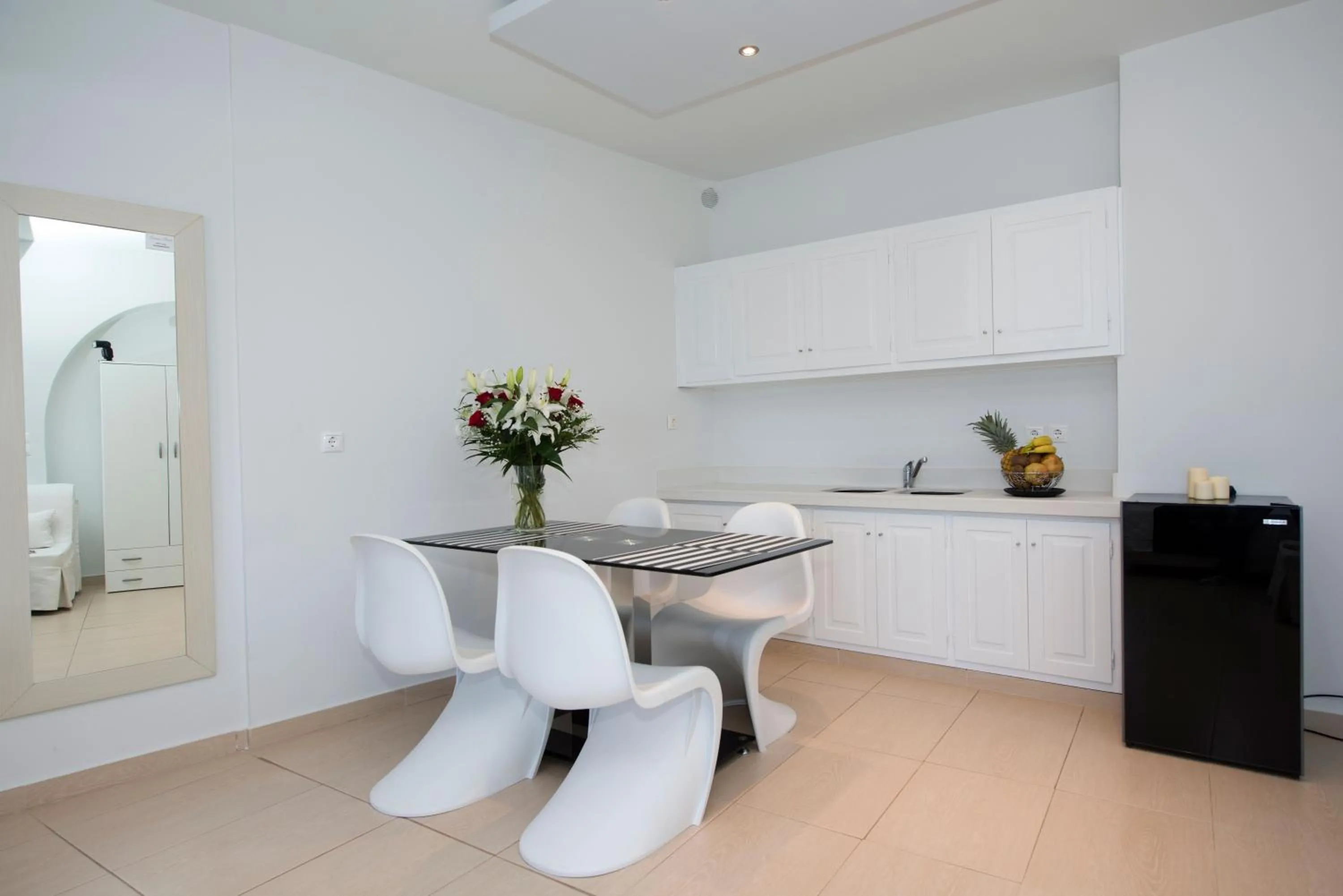 Dining area in Zannis Hotel