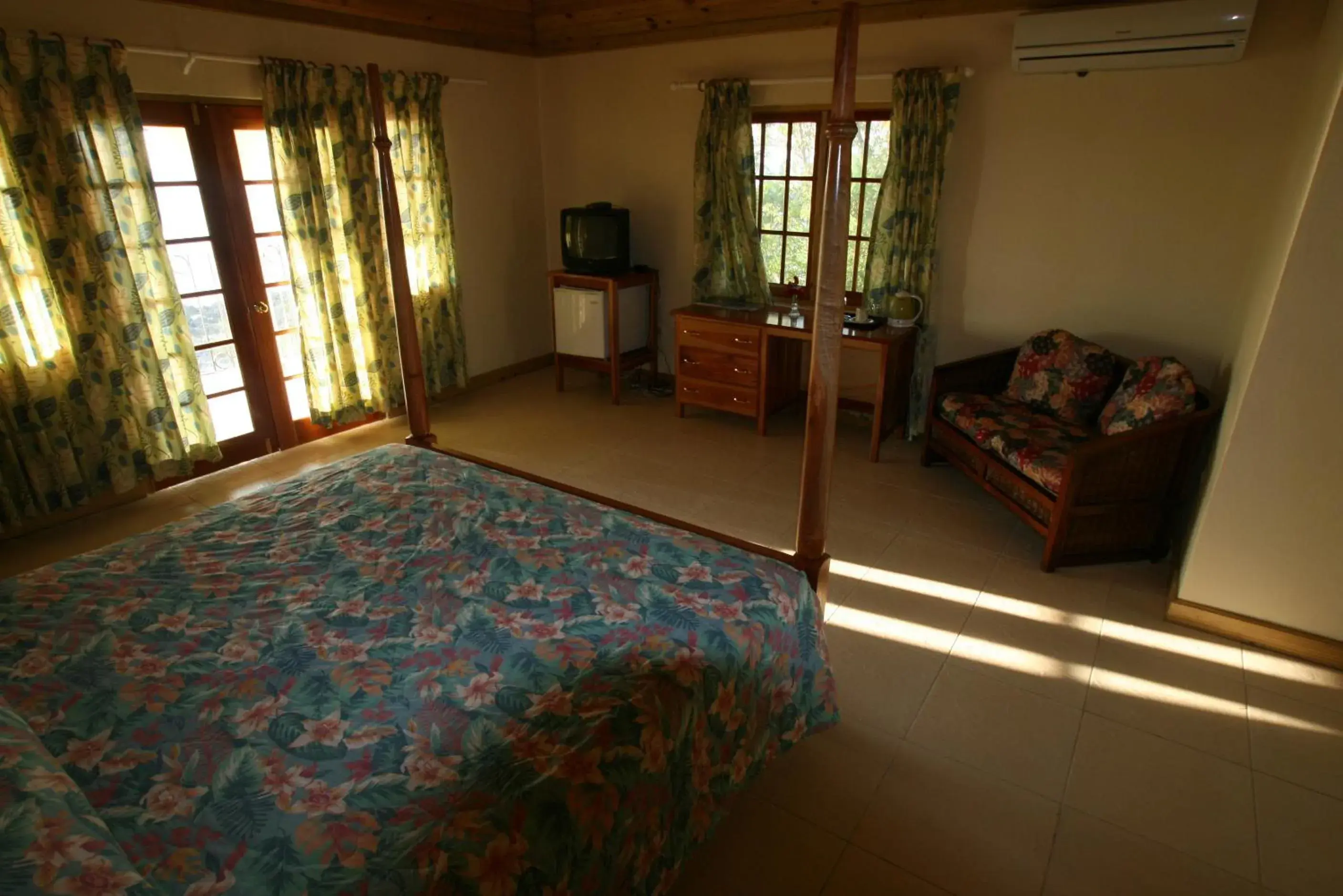 King Room with Ocean View - single occupancy in Le Mirage King Room with Ocean View - single occupancy in Le Mirage