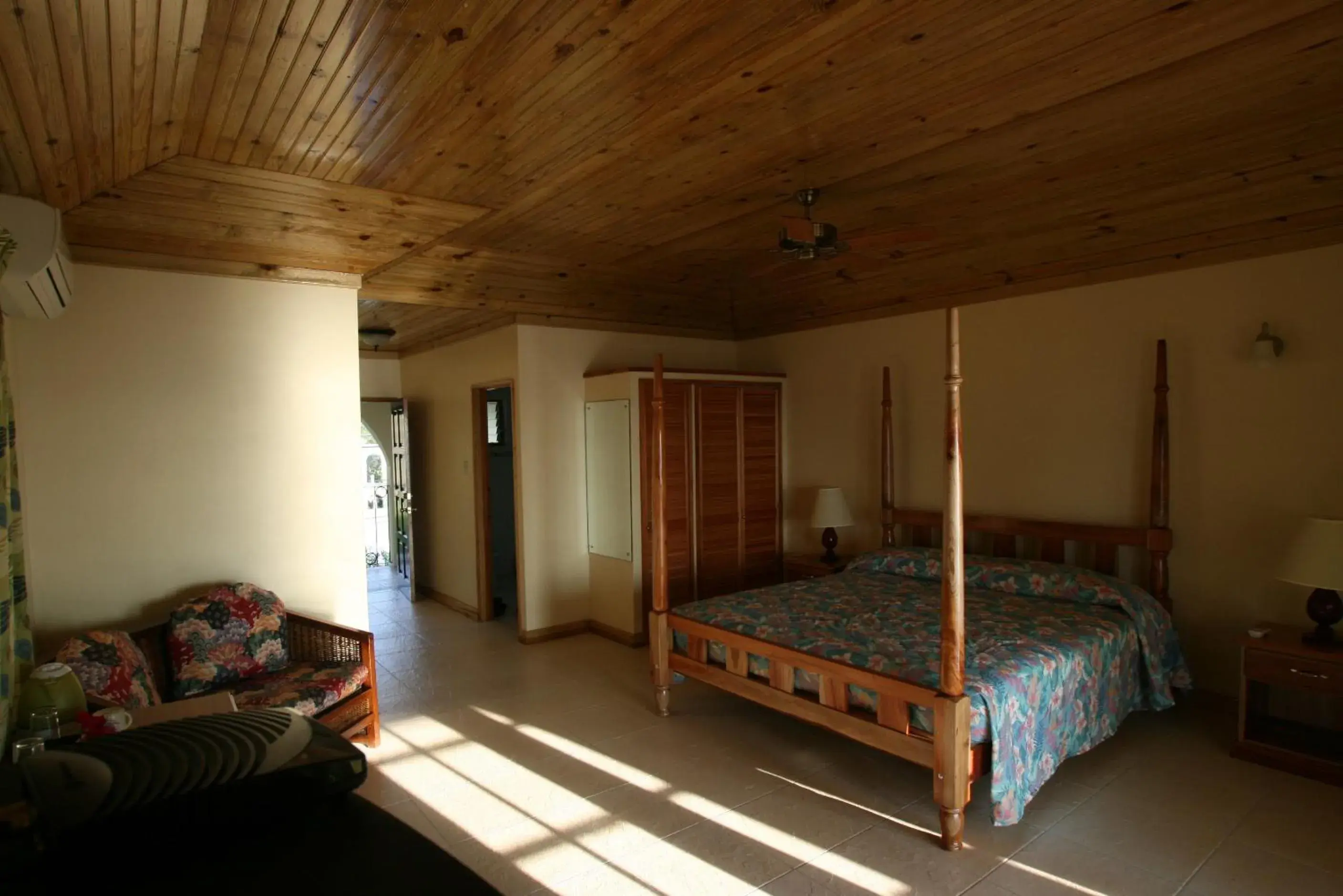 Deluxe Double Room with Sea View - single occupancy in Le Mirage Deluxe Double Room with Sea View - single occupancy in Le Mirage