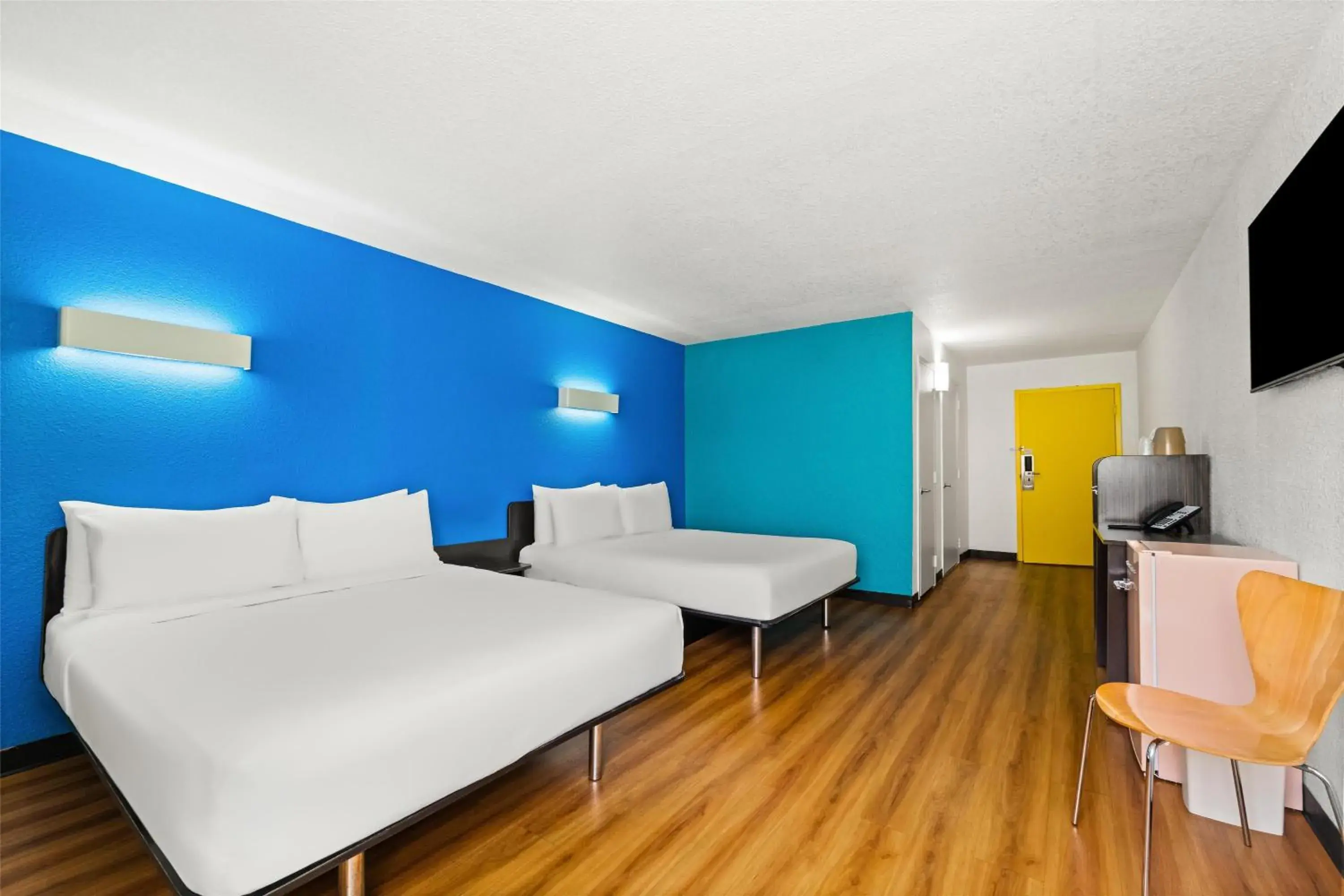 Bedroom, Bed in Signature Inn Miami Bedroom, Bed in Signature Inn Miami