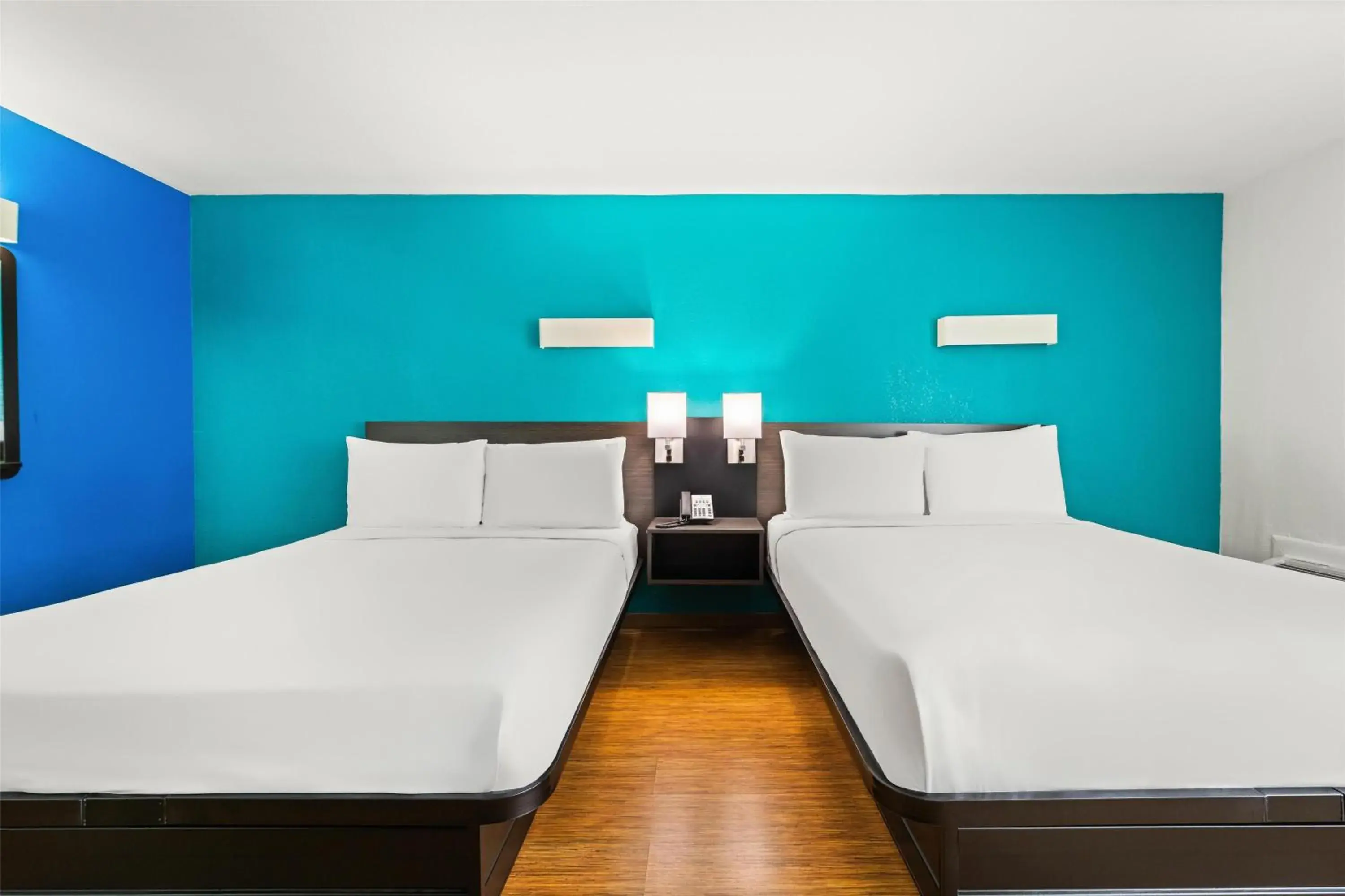 Bedroom, Bed in Signature Inn Miami Bedroom, Bed in Signature Inn Miami