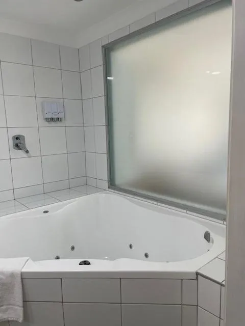 Bathroom in Ocean Front Motel