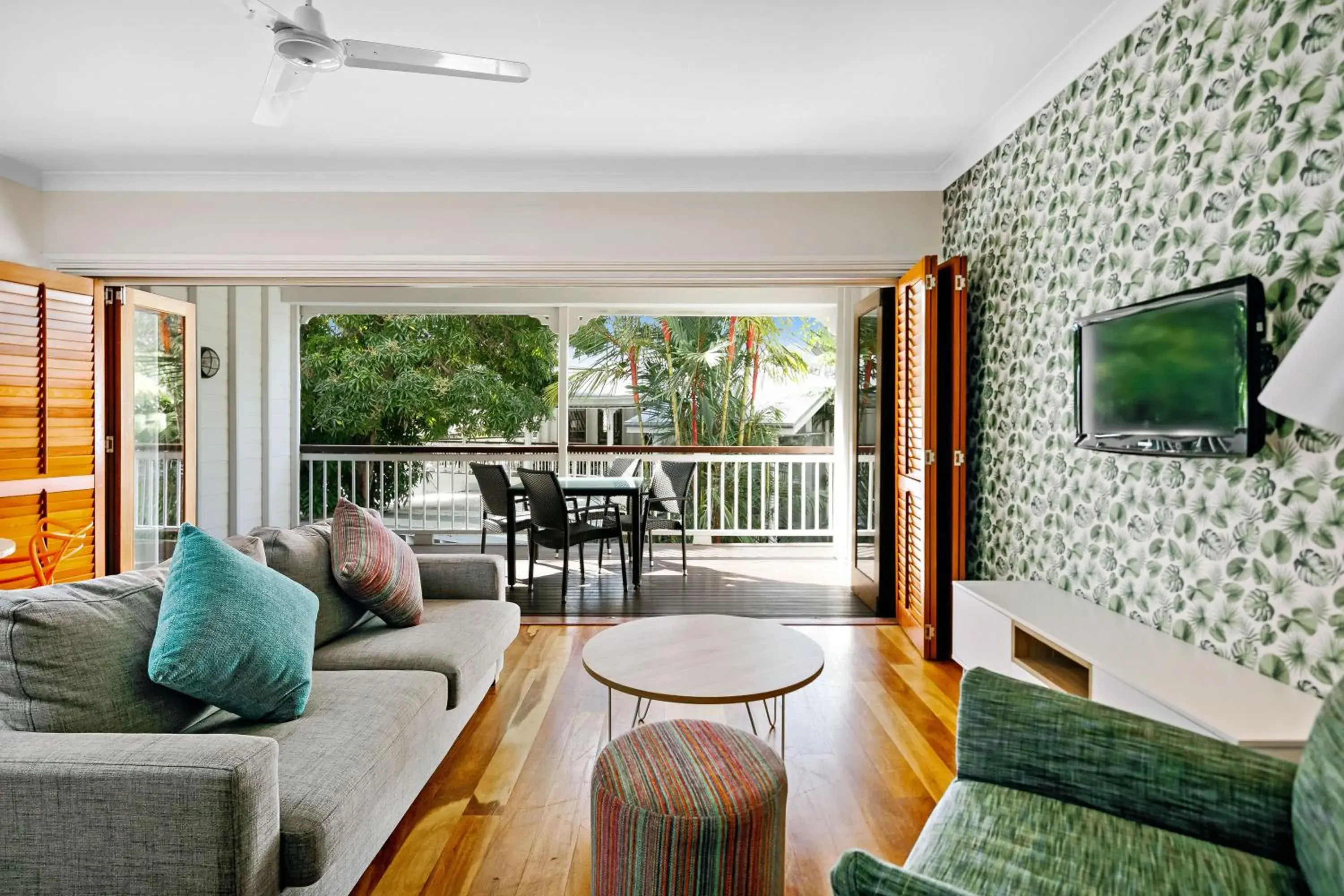 One-Bedroom Apartment with Spa in Mantra on the Inlet One-Bedroom Apartment with Spa in Mantra on the Inlet