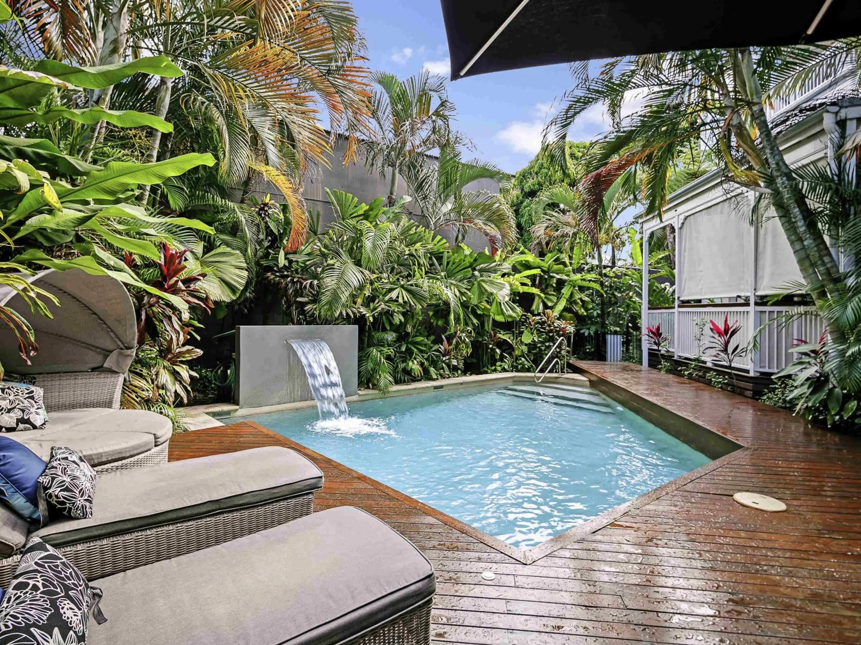 Pool view in Mantra on the Inlet